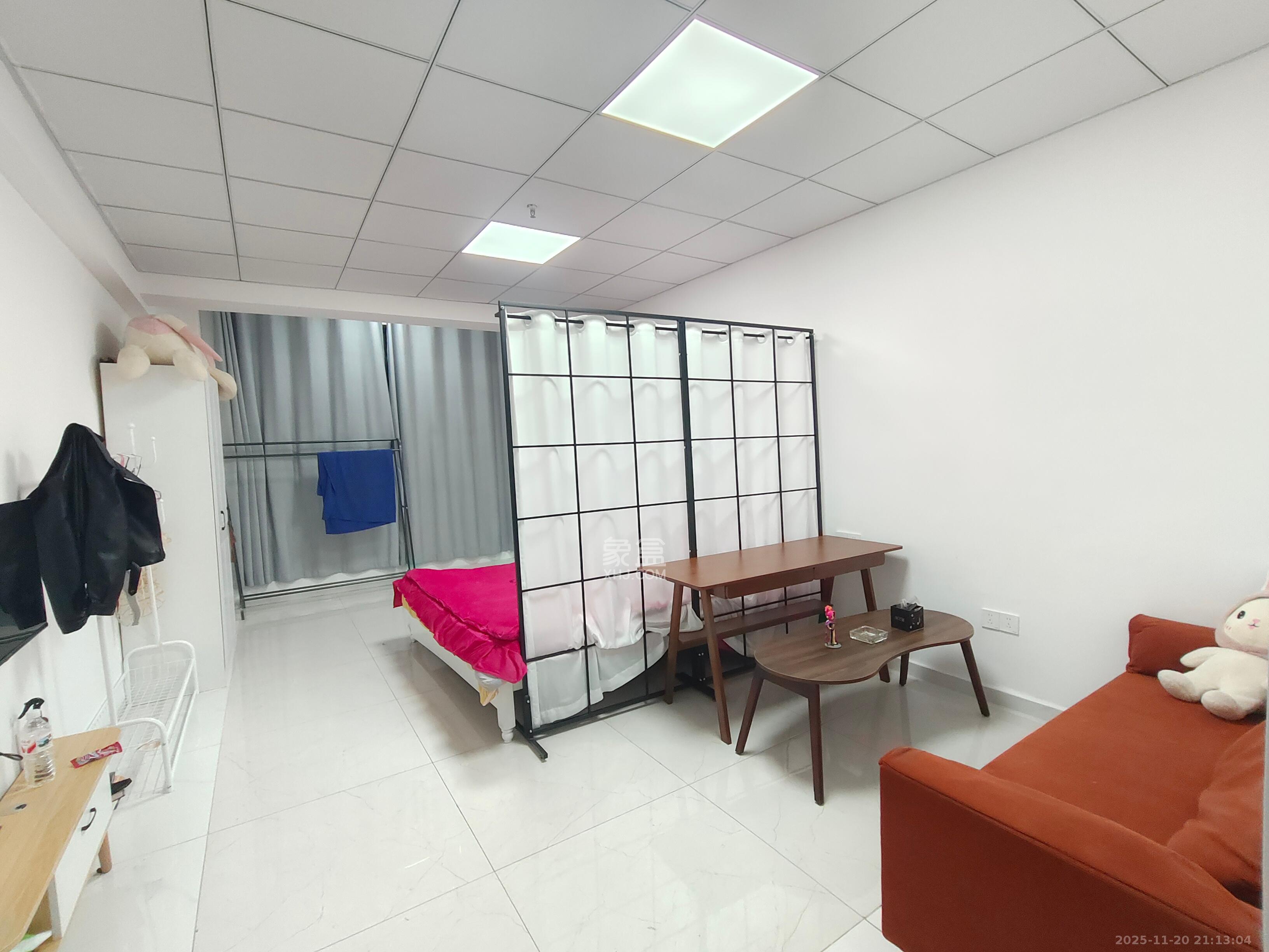 融圣国际  1室1厅1卫    1800.0元/月室内图