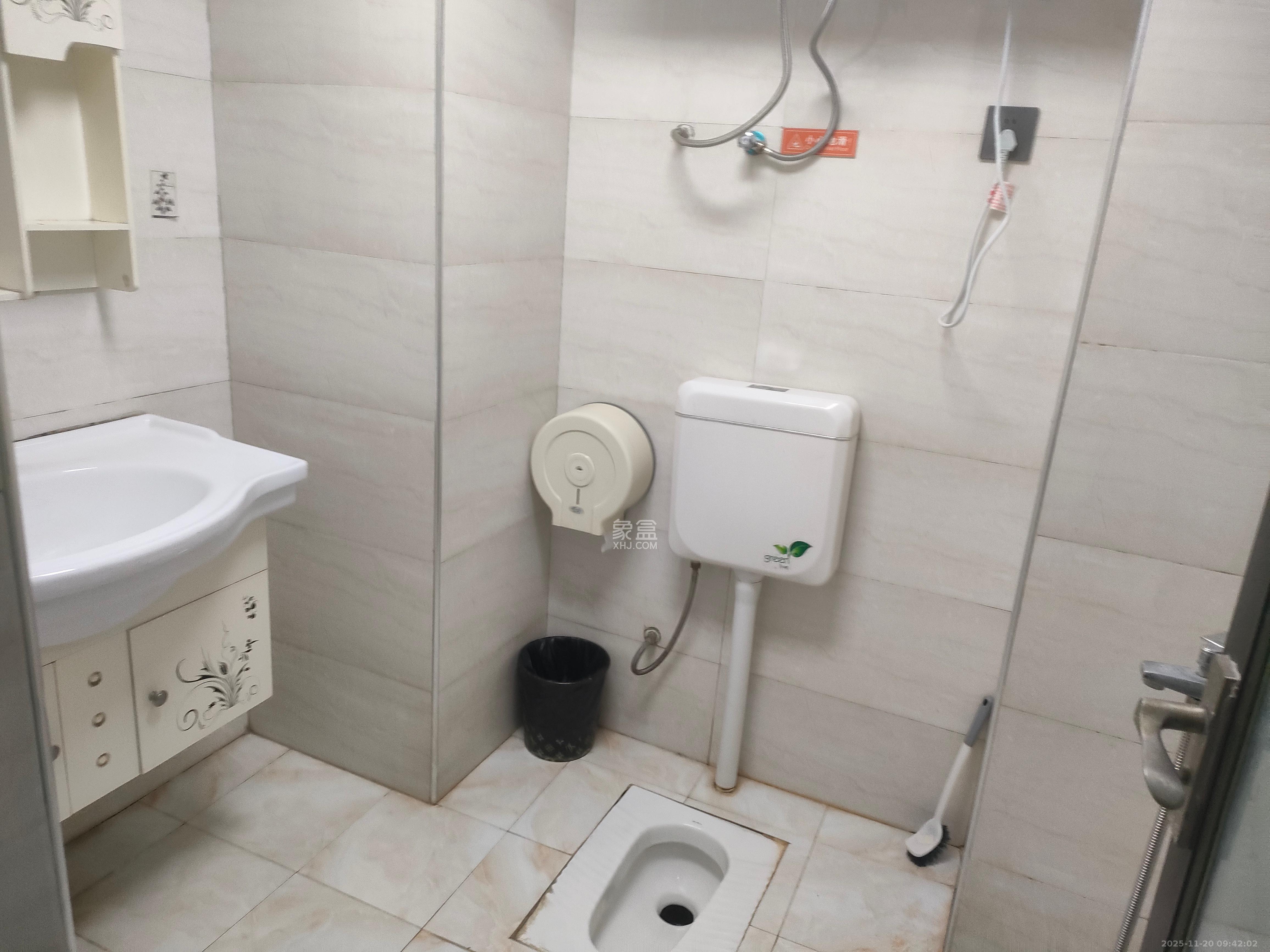 凯通国际城（凯通朝庭）  1室1厅1卫    1500.0元/月室内图