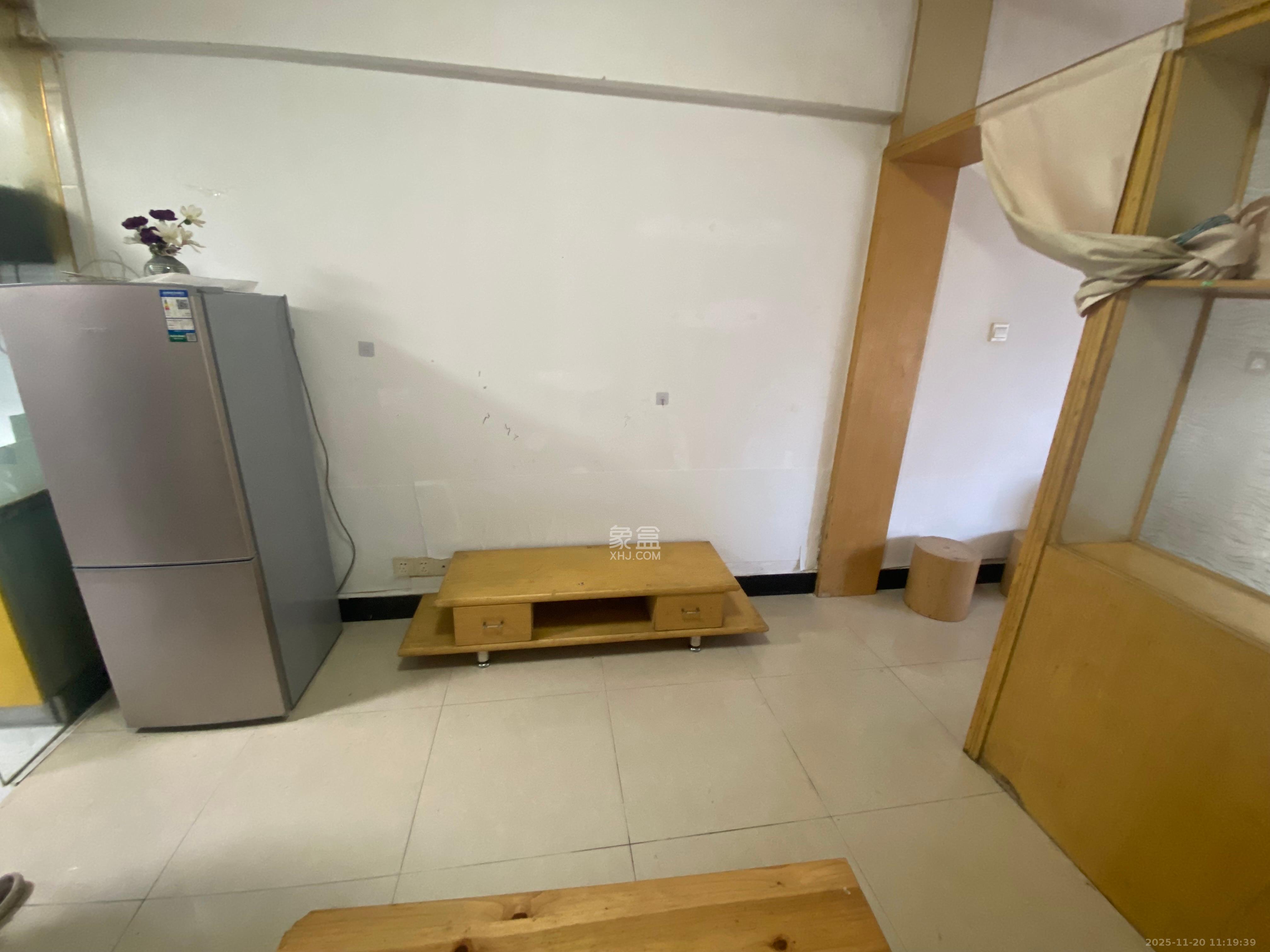 尚都花园城  1室1厅1卫    900.0元/月室内图