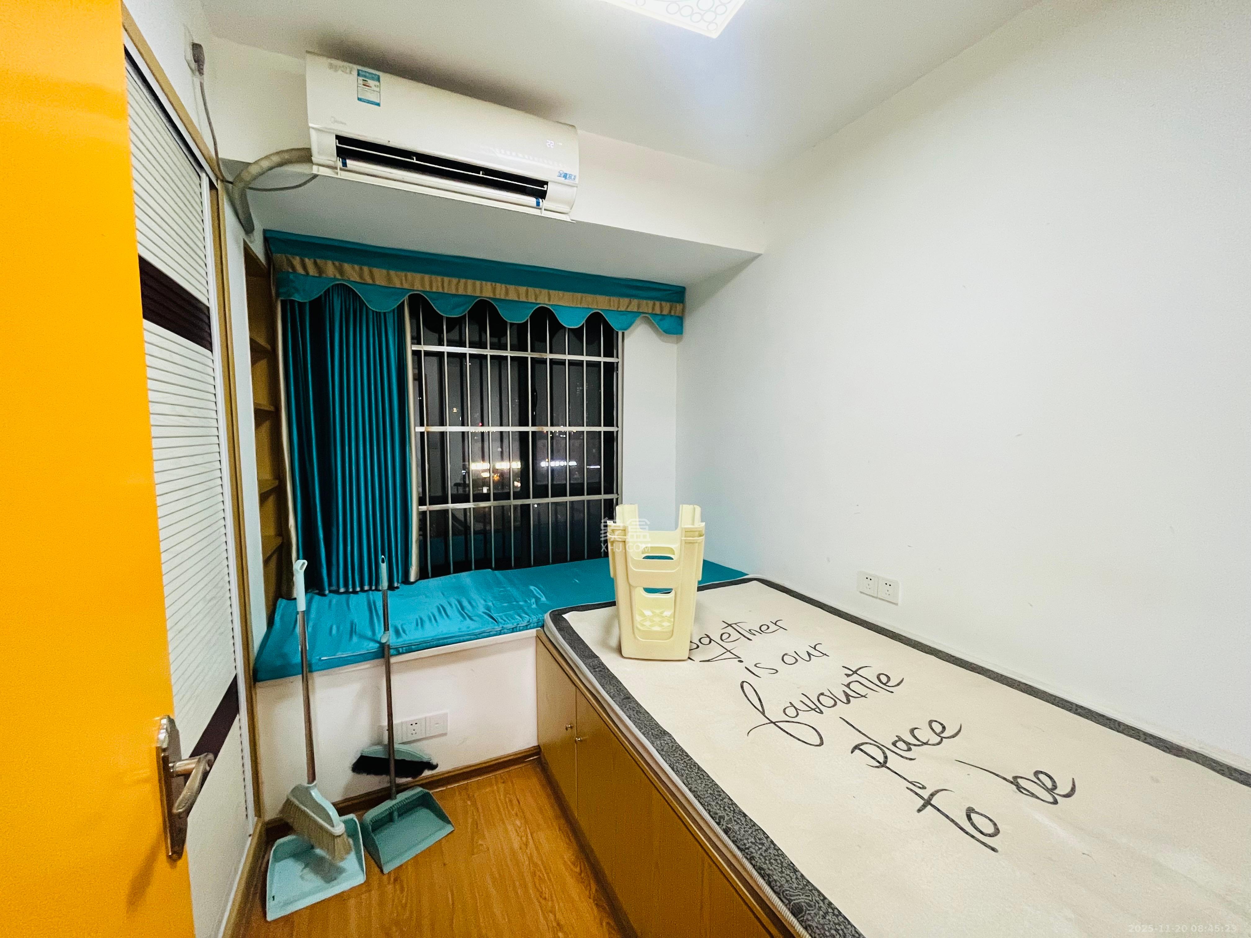 百纳广场(百纳公寓) 2室1厅1卫 1700.0元/月 百纳广场(百纳公寓) 2室1厅1卫 1700.0元/月室内图