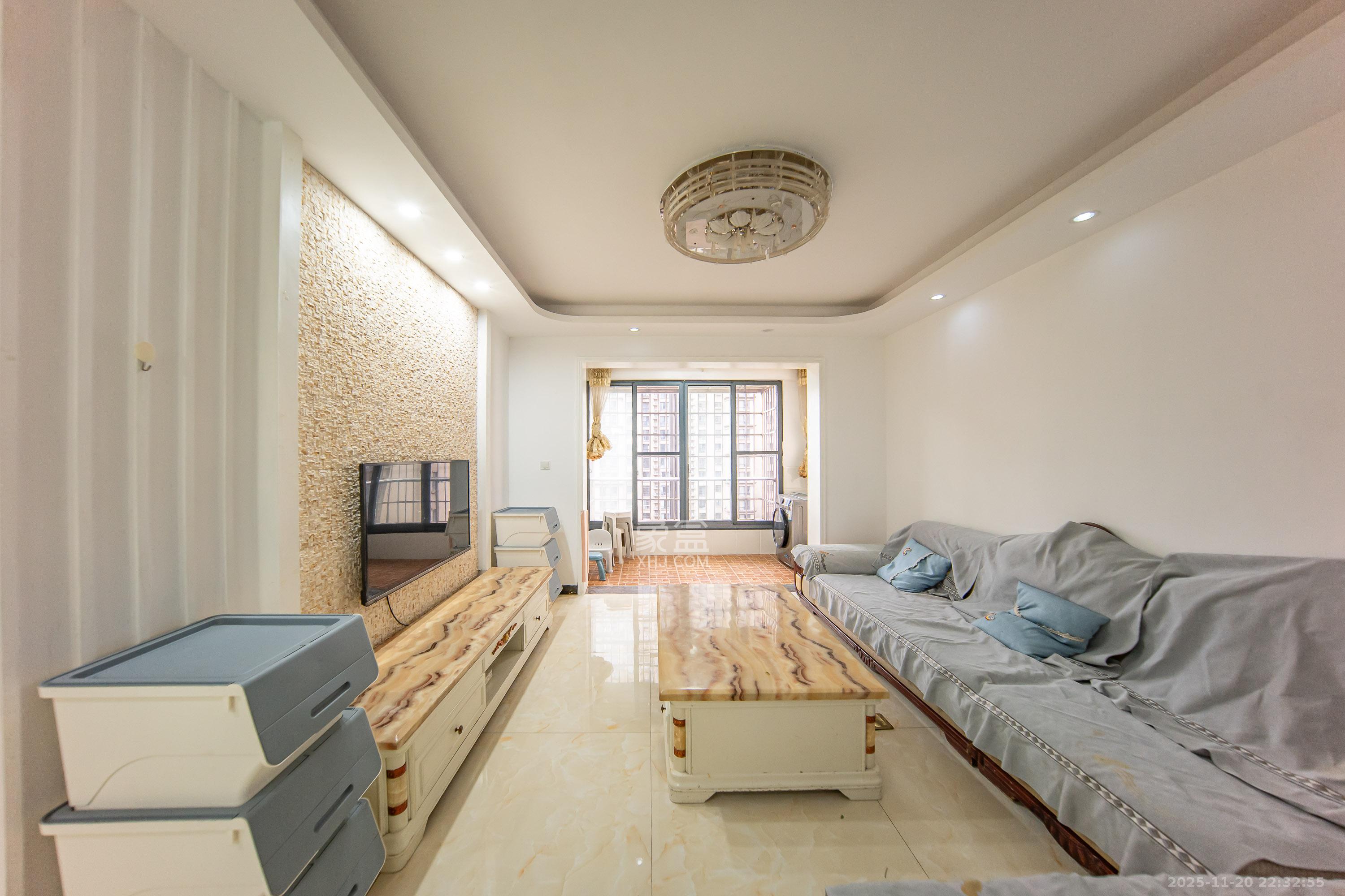 中建麓山和苑 2室1厅1卫 53.6万 中建麓山和苑 2室1厅1卫 53.6万客厅