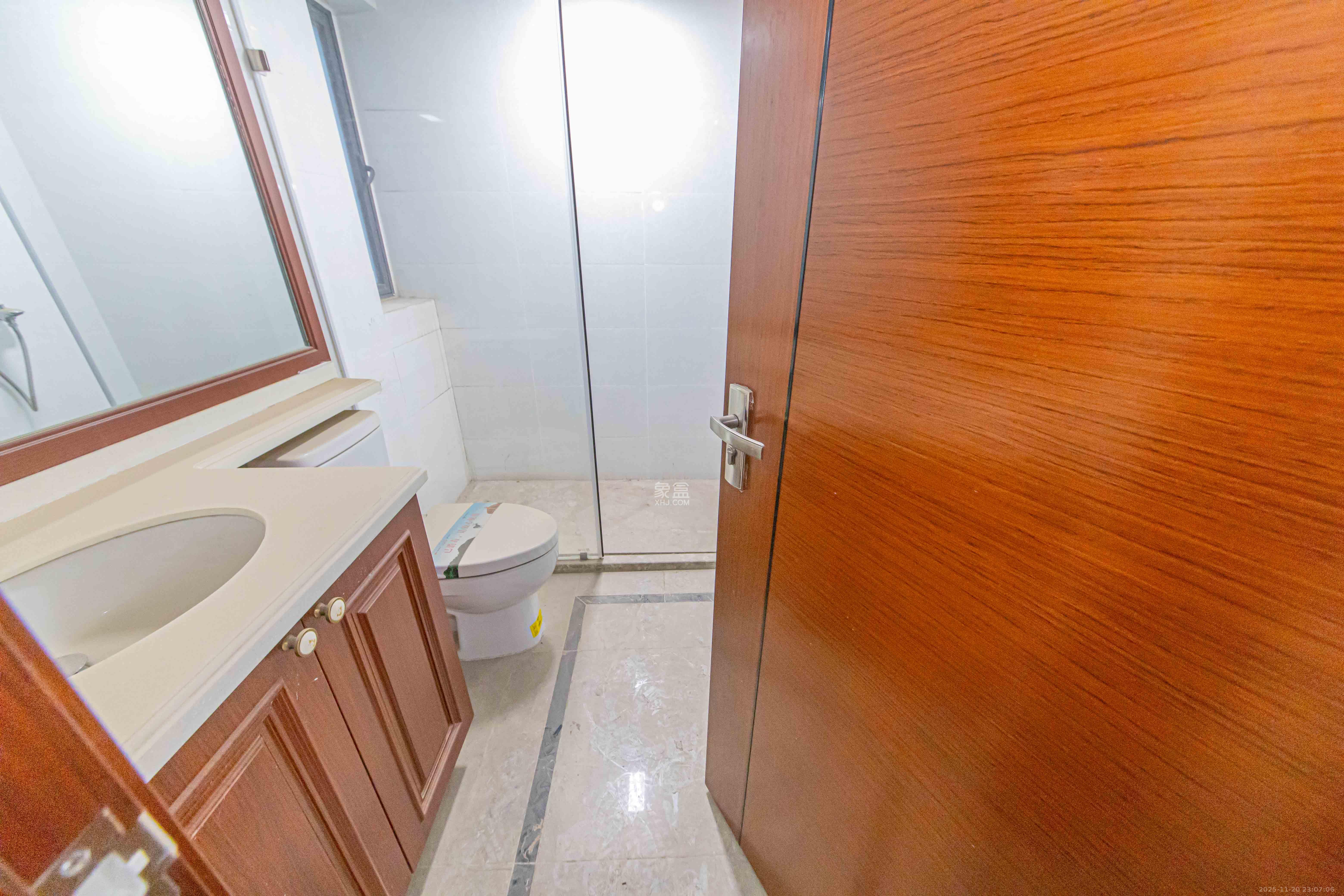 中海新城熙岸(中信新城五期) 3室2厅2卫 102.8万 中海新城熙岸(中信新城五期) 3室2厅2卫 102.8万卫生间