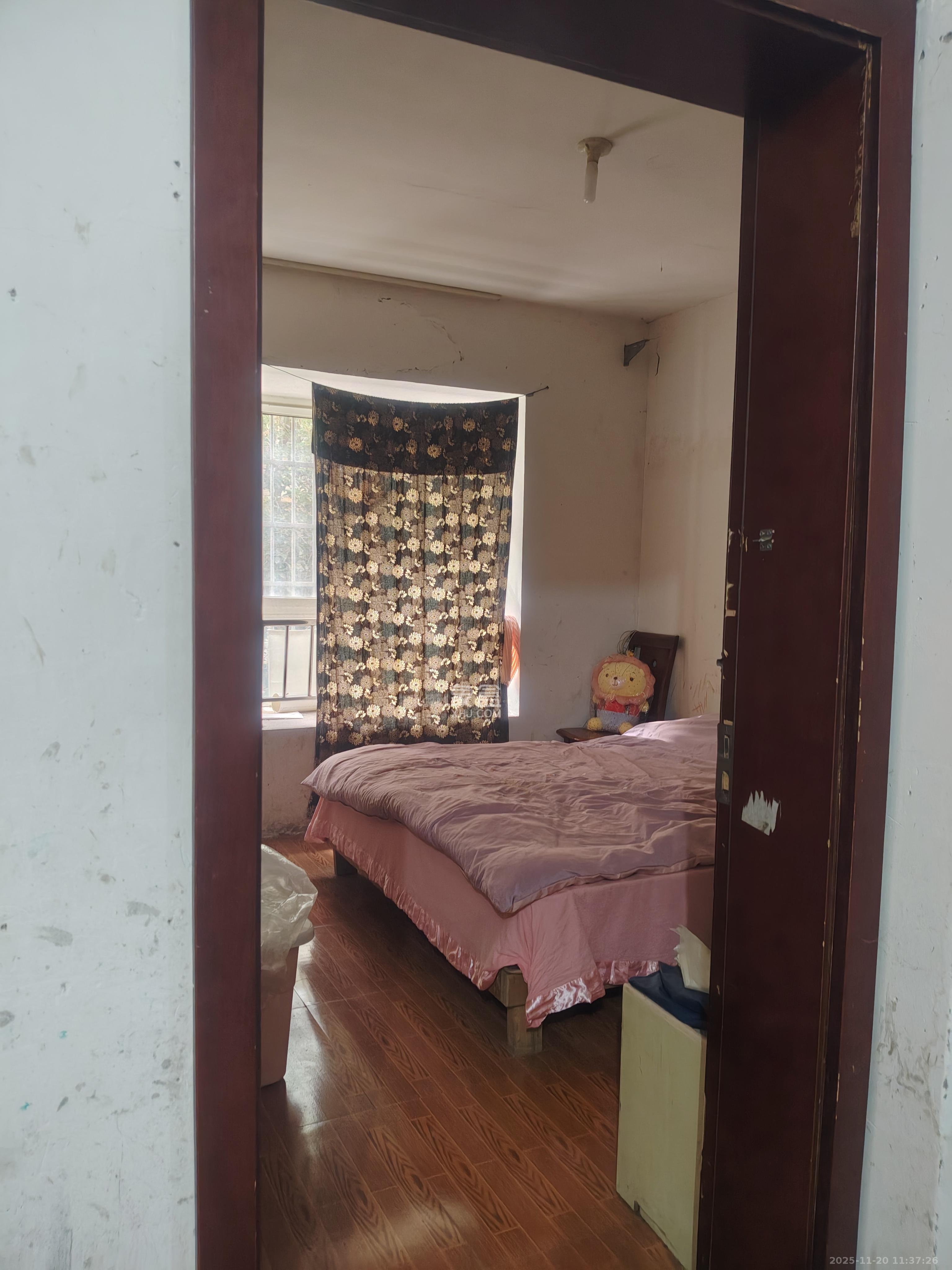 鄱阳小区 3室2厅1卫 1200.0元/月 鄱阳小区 3室2厅1卫 1200.0元/月室内图