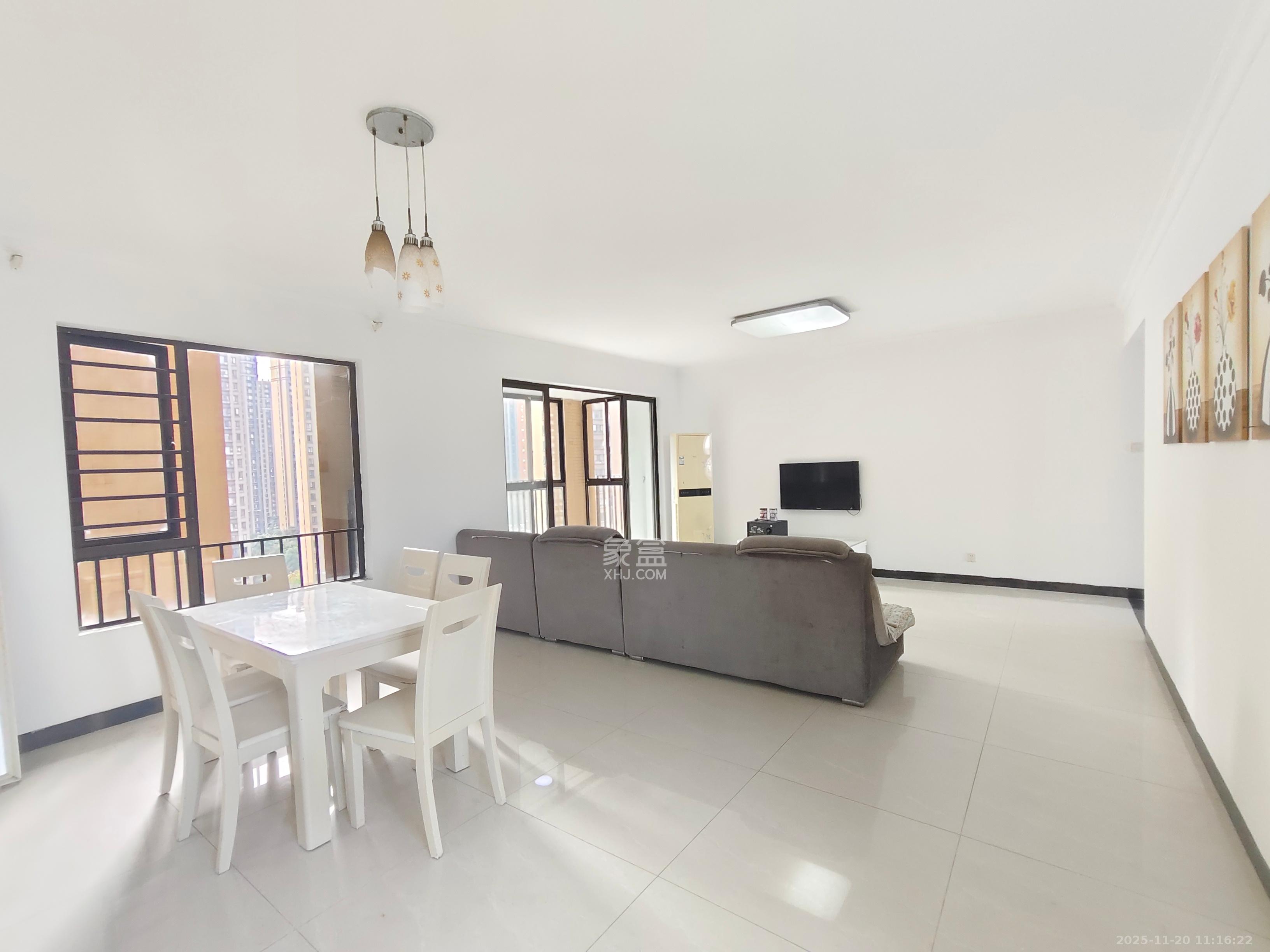 华润凤凰城三期 3室2厅2卫 2000.0元/月 华润凤凰城三期 3室2厅2卫 2000.0元/月室内图