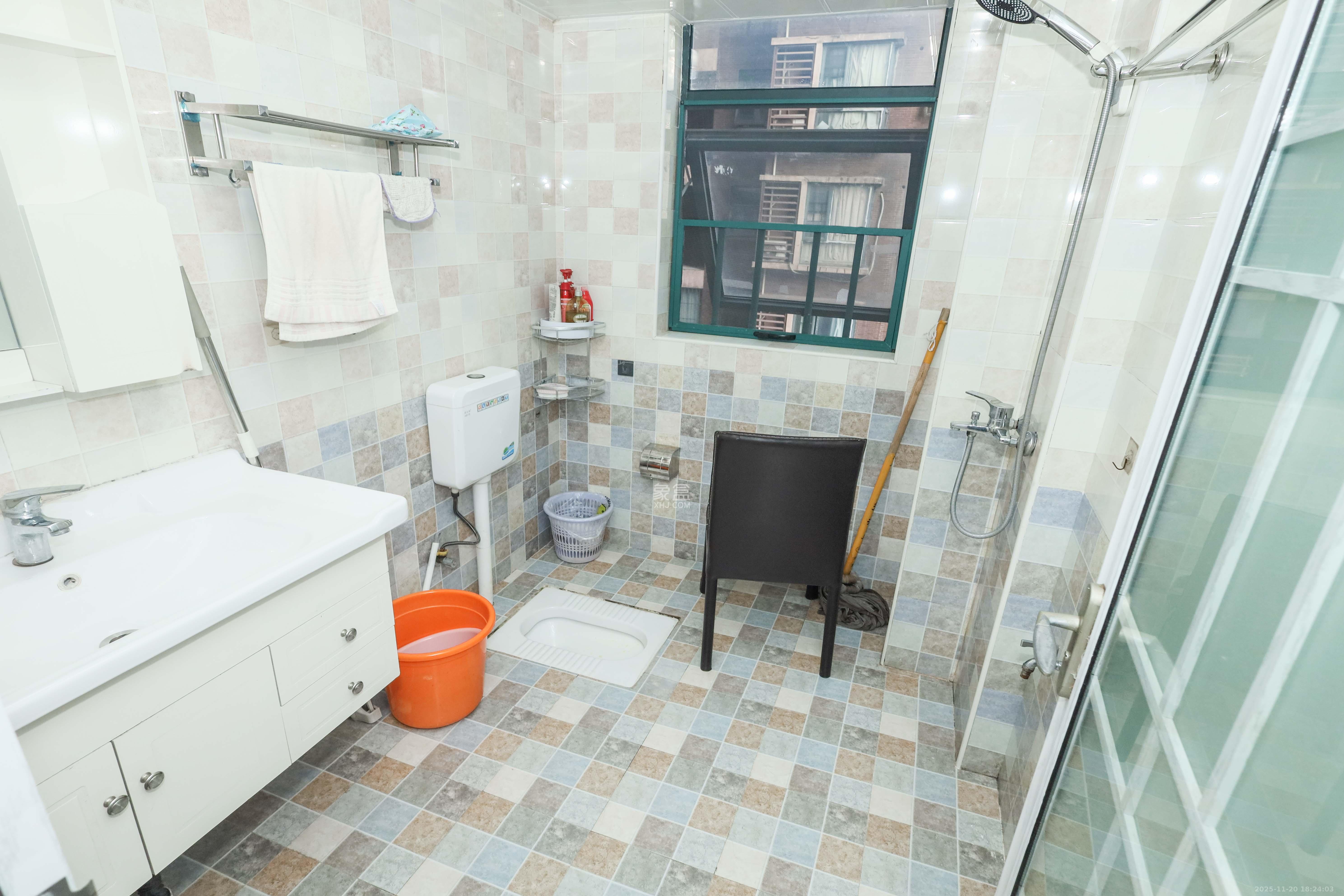 麓谷公馆（涉外国际公馆）  2室2厅1卫    68.0万卫生间