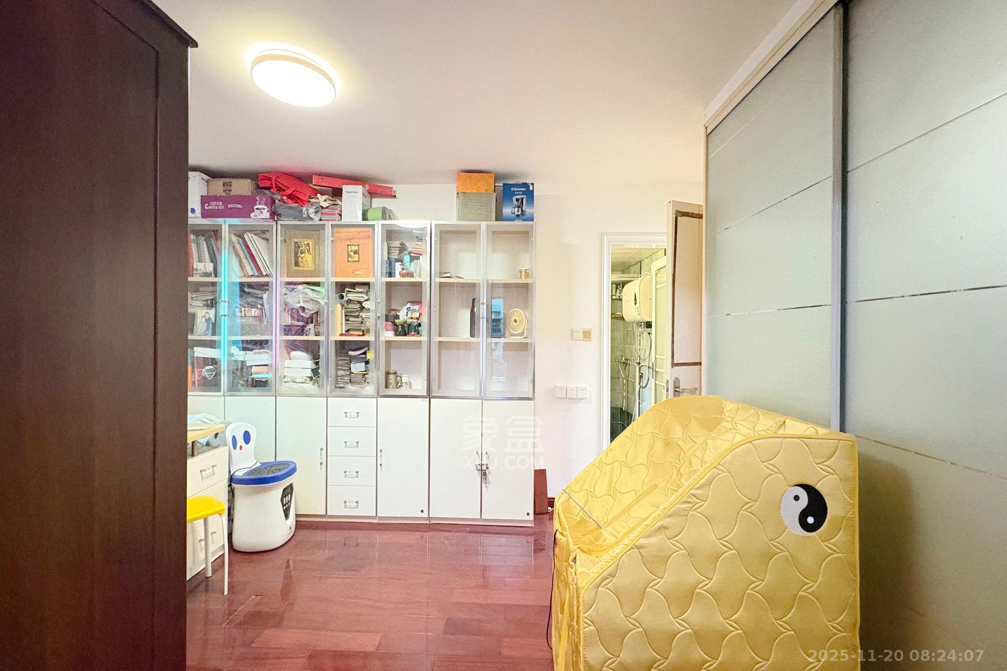 维一星城 3室2厅2卫 4300.0元/月 维一星城 3室2厅2卫 4300.0元/月室内图