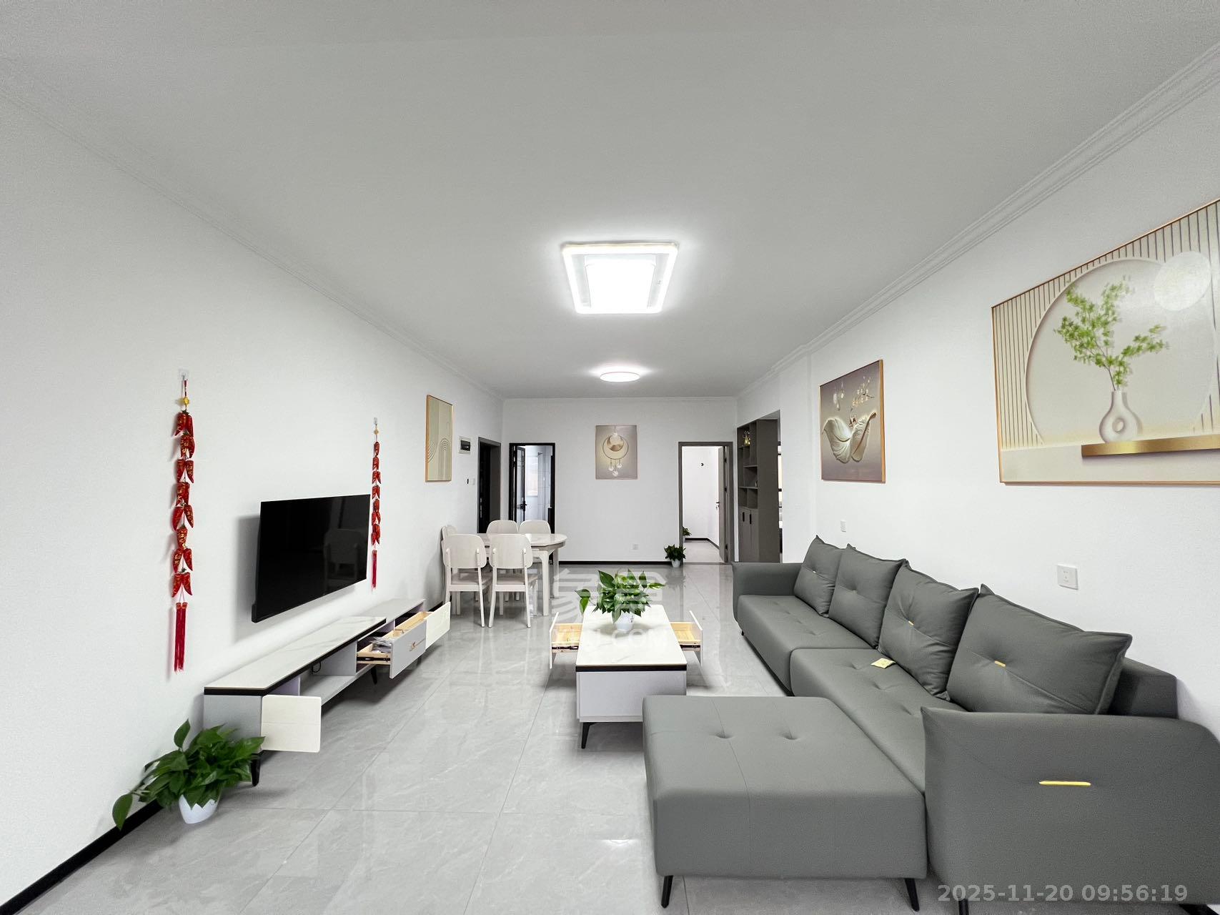 万科魅力之城  3室2厅2卫    2300.0元/月