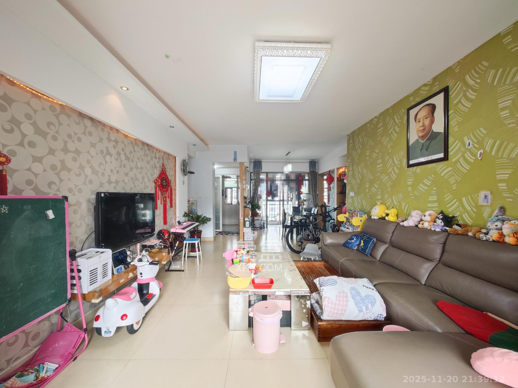 天赐良园 3室2厅0卫 88.0万 天赐良园 3室2厅0卫 88.0万客厅