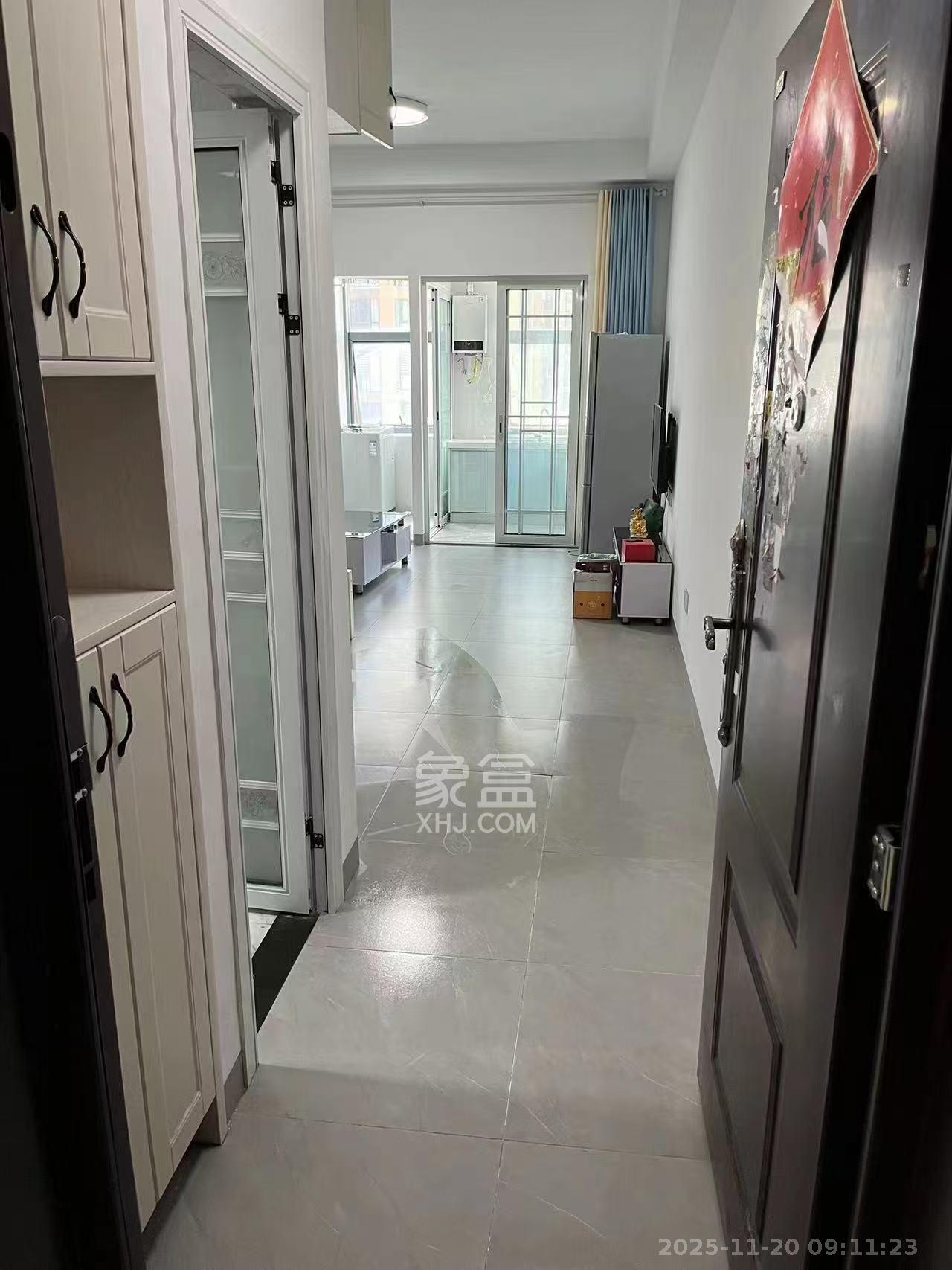 江南华府 1室1厅1卫 1800.0元/月 江南华府 1室1厅1卫 1800.0元/月室内图