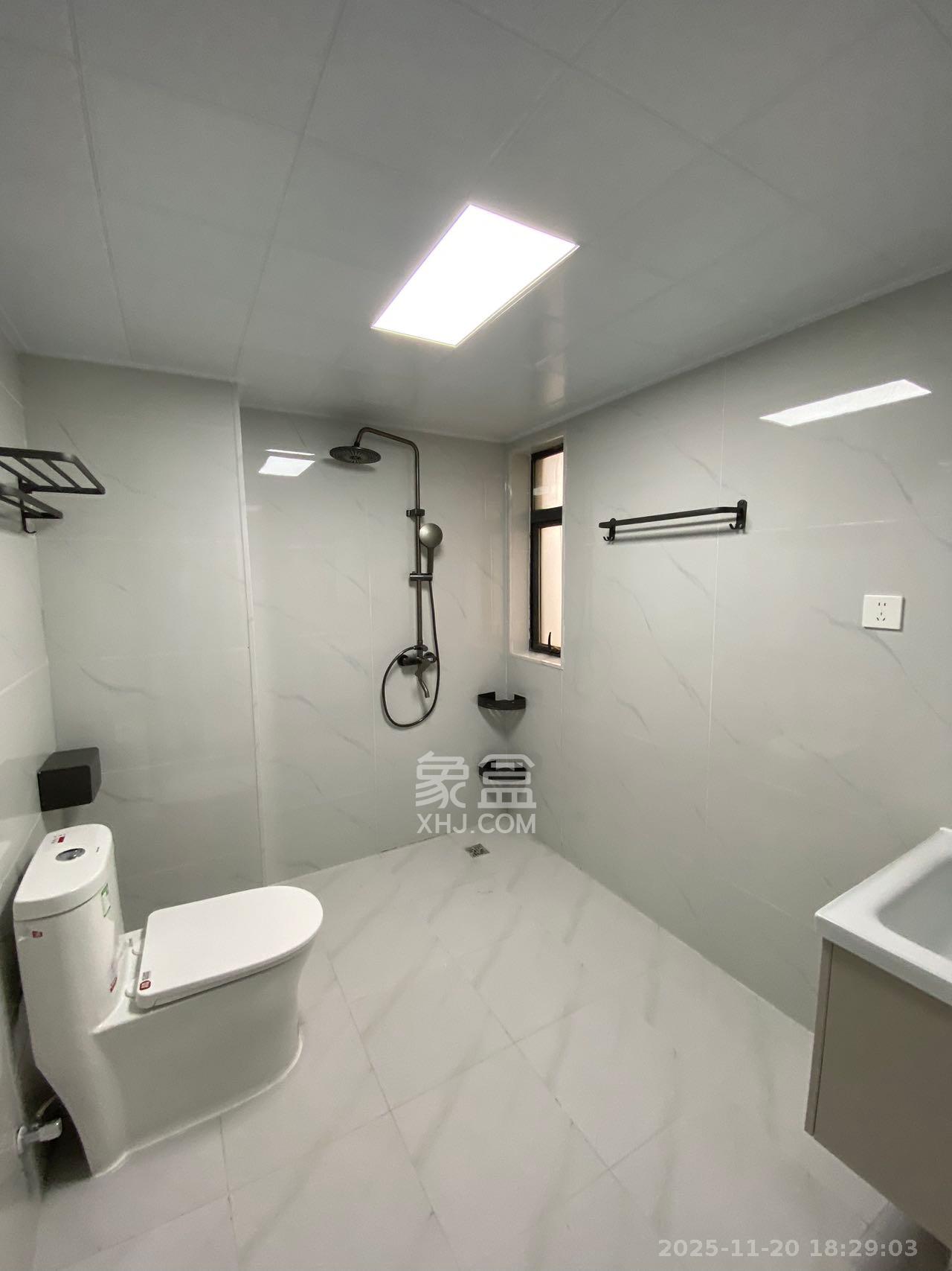 兰亭湾畔  4室2厅2卫    3800.0元/月室内图