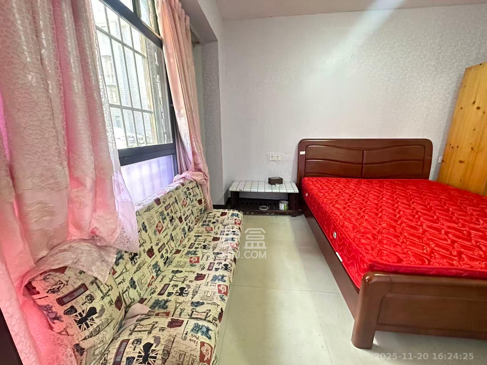 茶子山小区  1室1厅1卫    1200.0元/月室内图