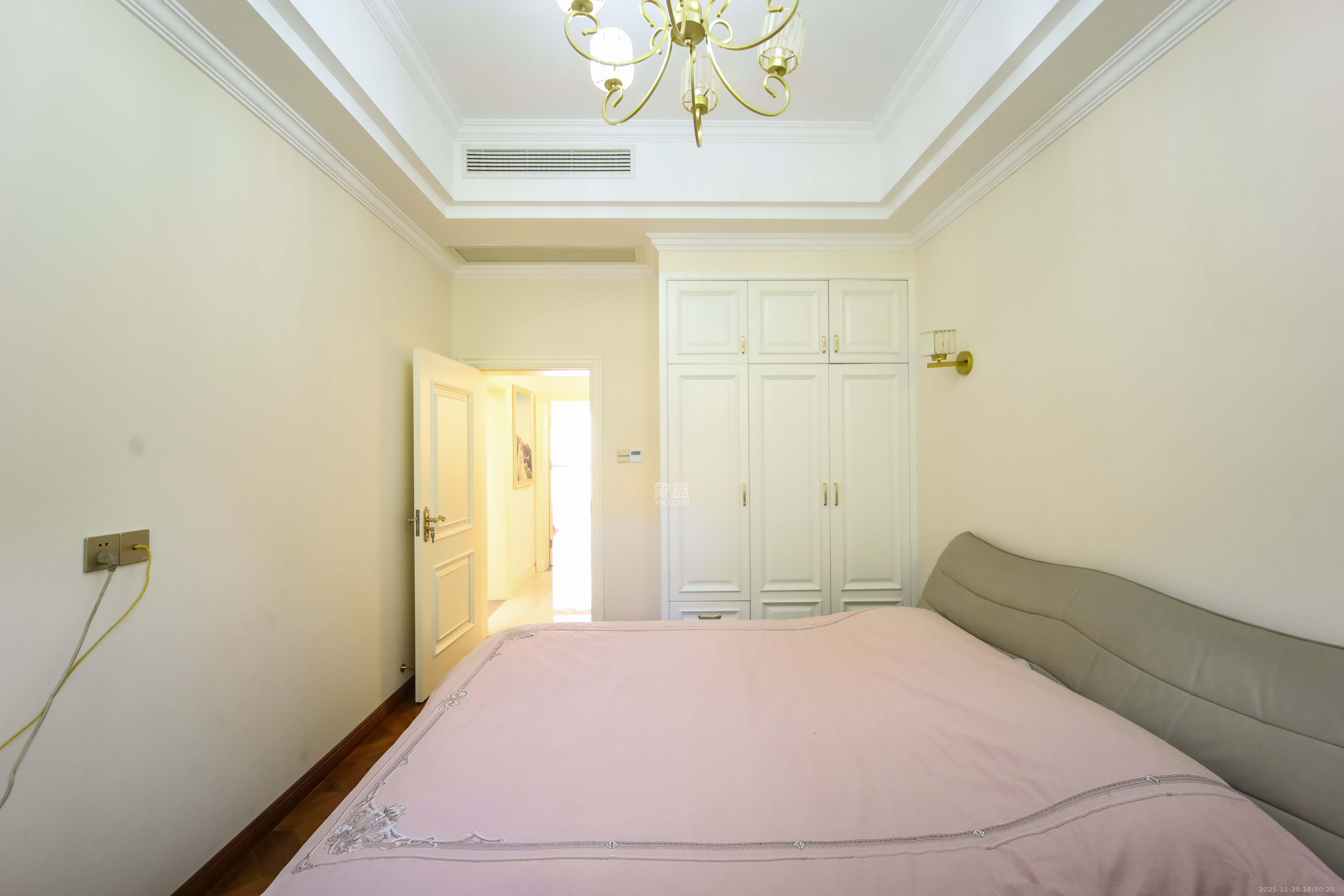 水云间 6室2厅3卫 450.0万 水云间 6室2厅3卫 450.0万卧室