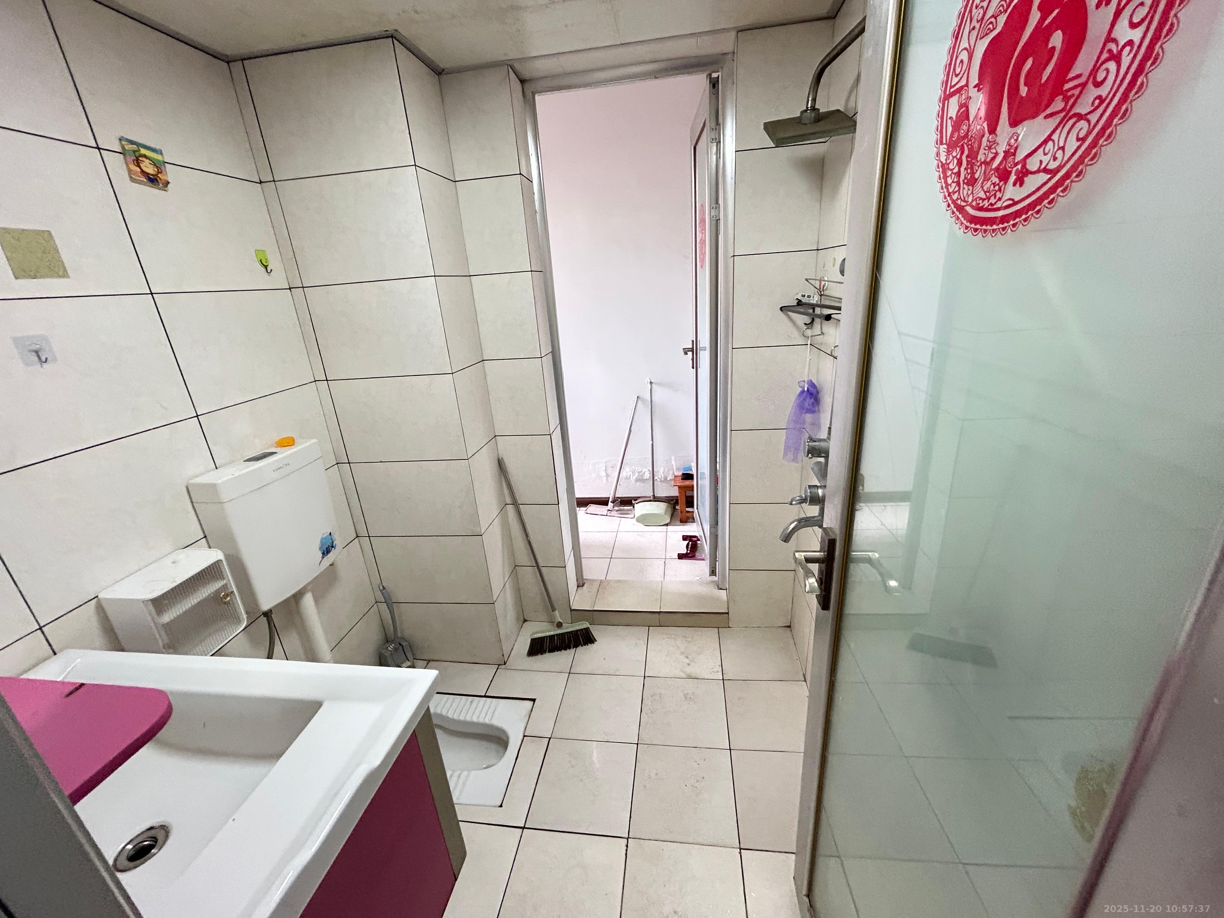 汇都公寓  2室1厅1卫    1800.0元/月室内图