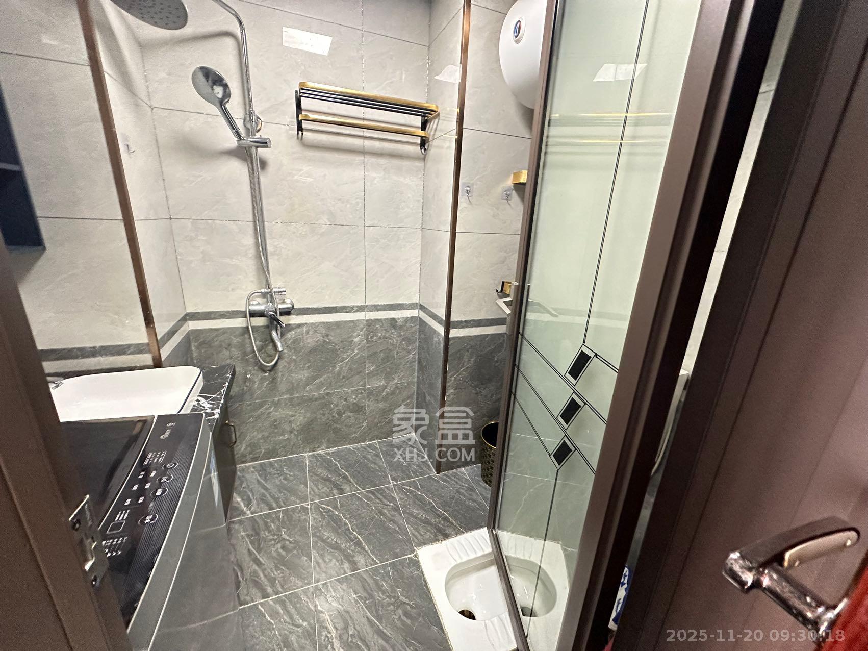 中南国际眼镜城(中伟商业中心) 1室0厅0卫 1350.0元/月 中南国际眼镜城(中伟商业中心) 1室0厅0卫 1350.0元/月室内图