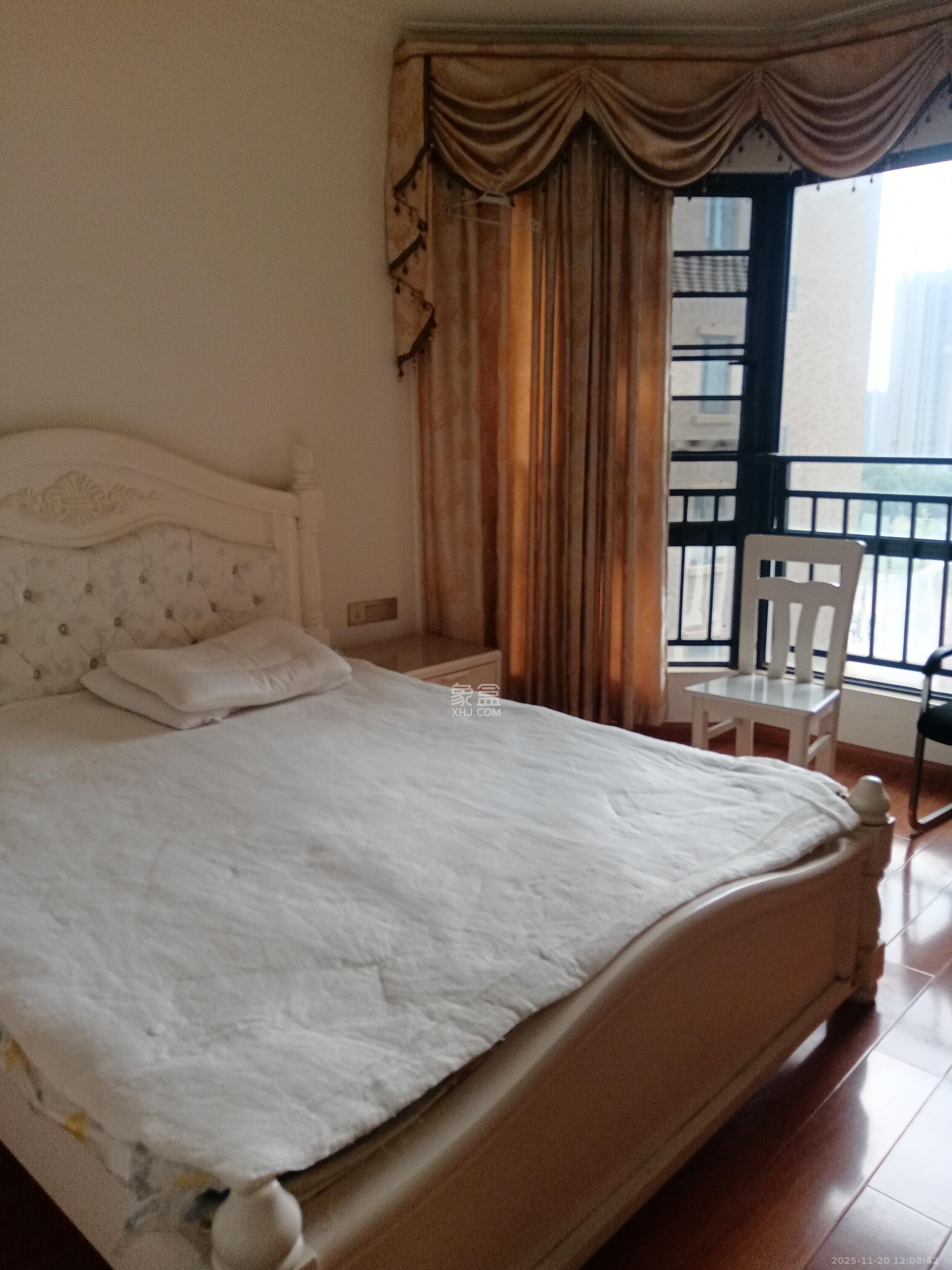 中南红领邦（红星嘉和苑）  4室2厅3卫    2600.0元/月室内图