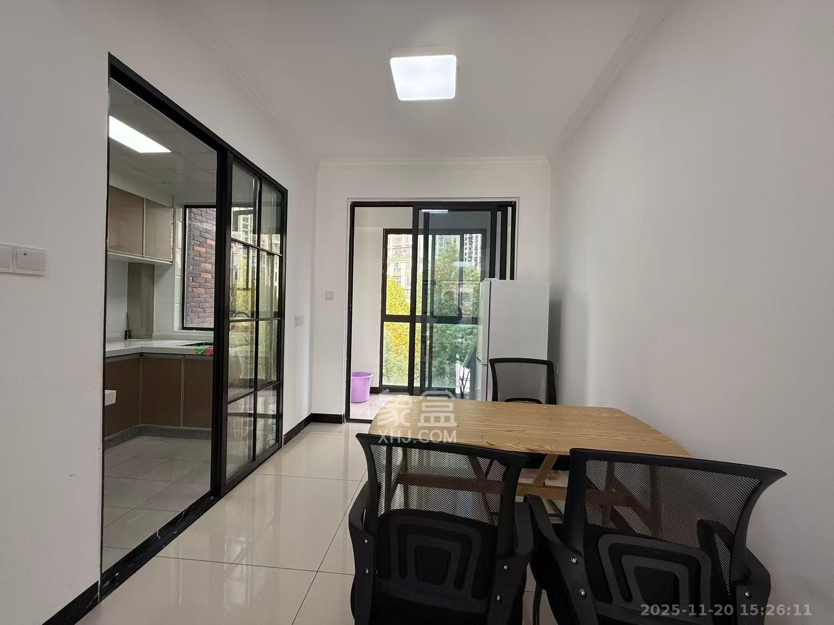 星湖湾二期洋房 3室2厅2卫 2300.0元/月 星湖湾二期洋房 3室2厅2卫 2300.0元/月室内图