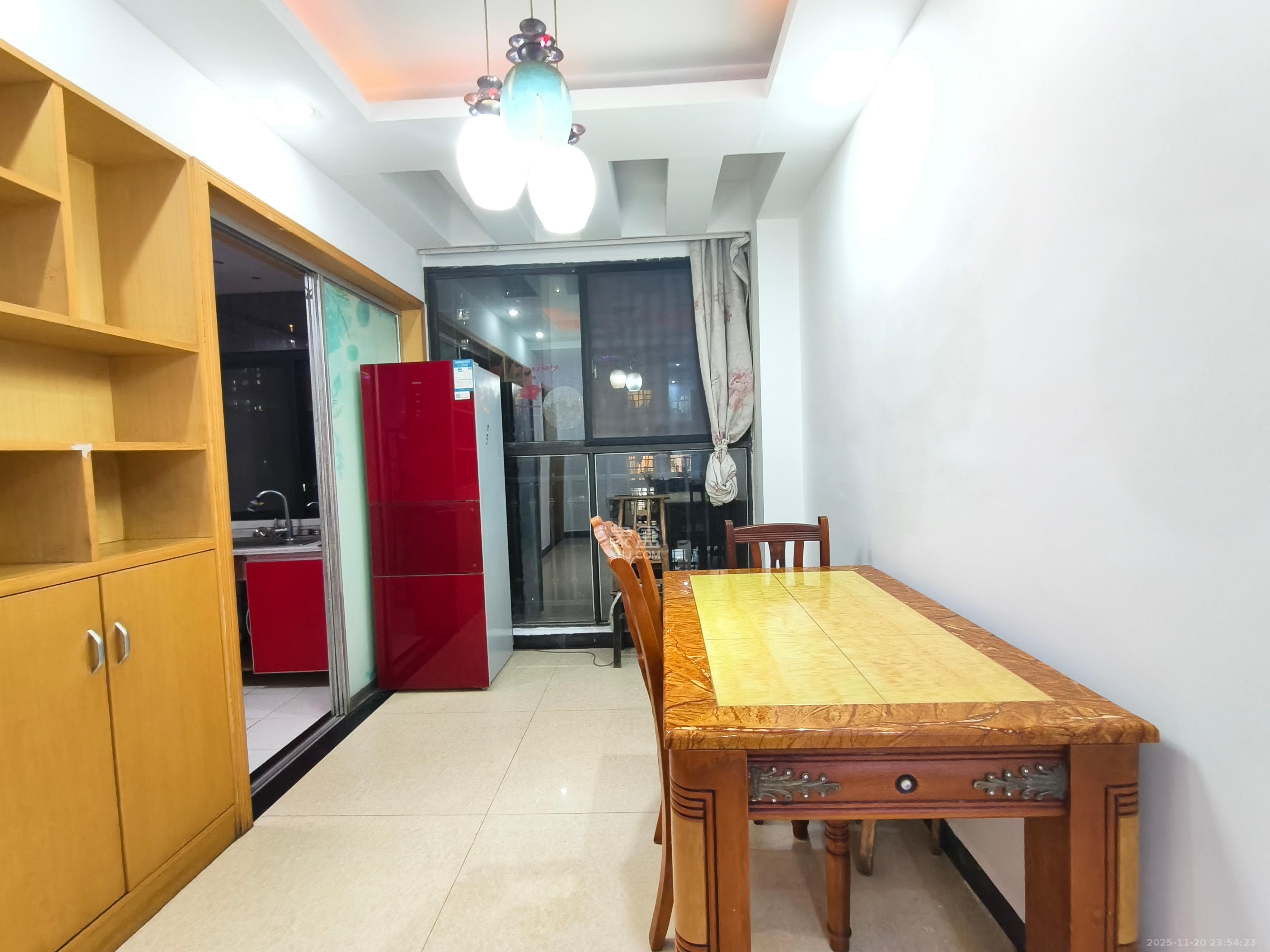 康桥长郡  3室2厅2卫    1900.0元/月室内图