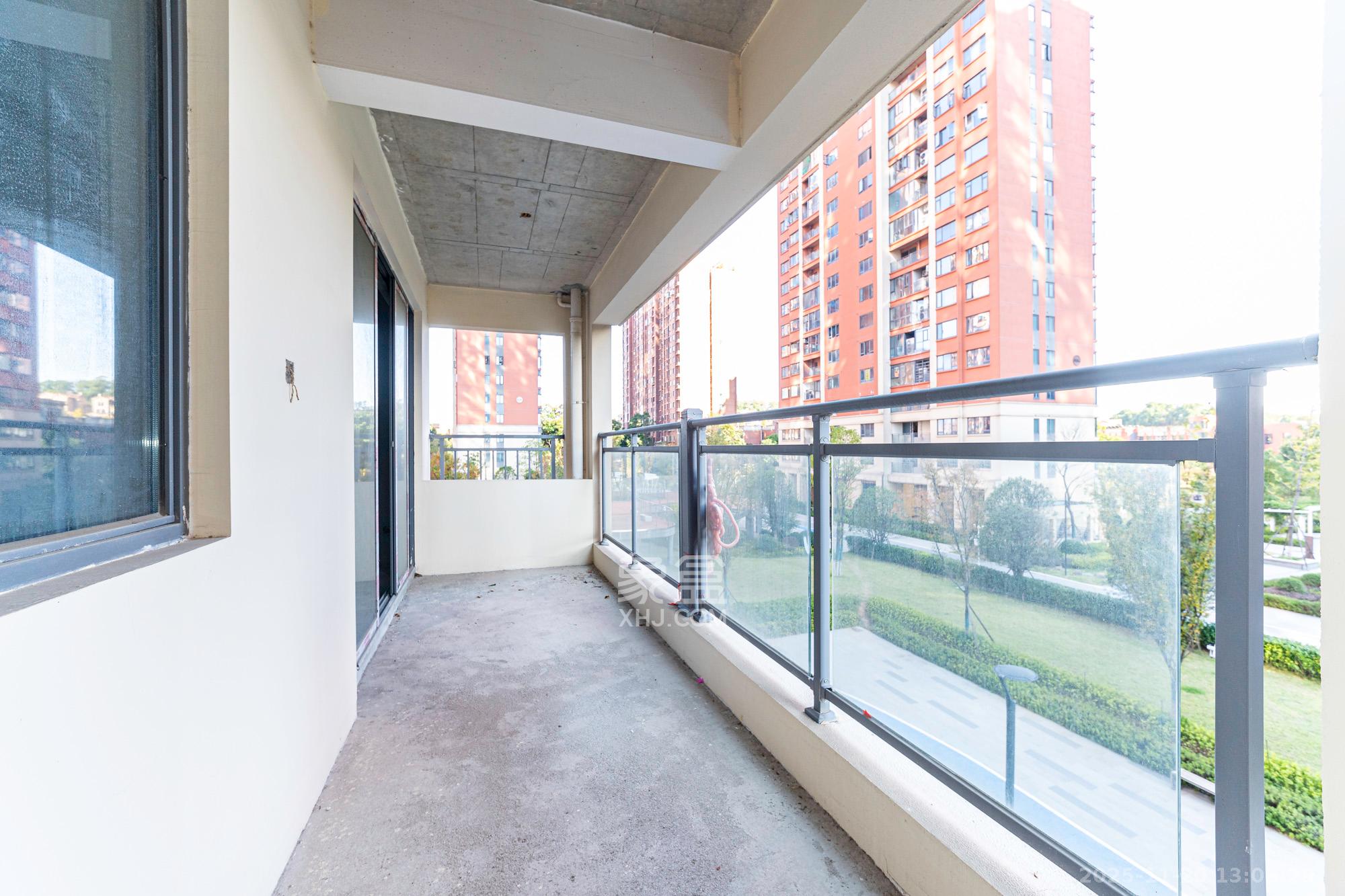 金色溪泉湾  3室2厅1卫    115.0万阳台