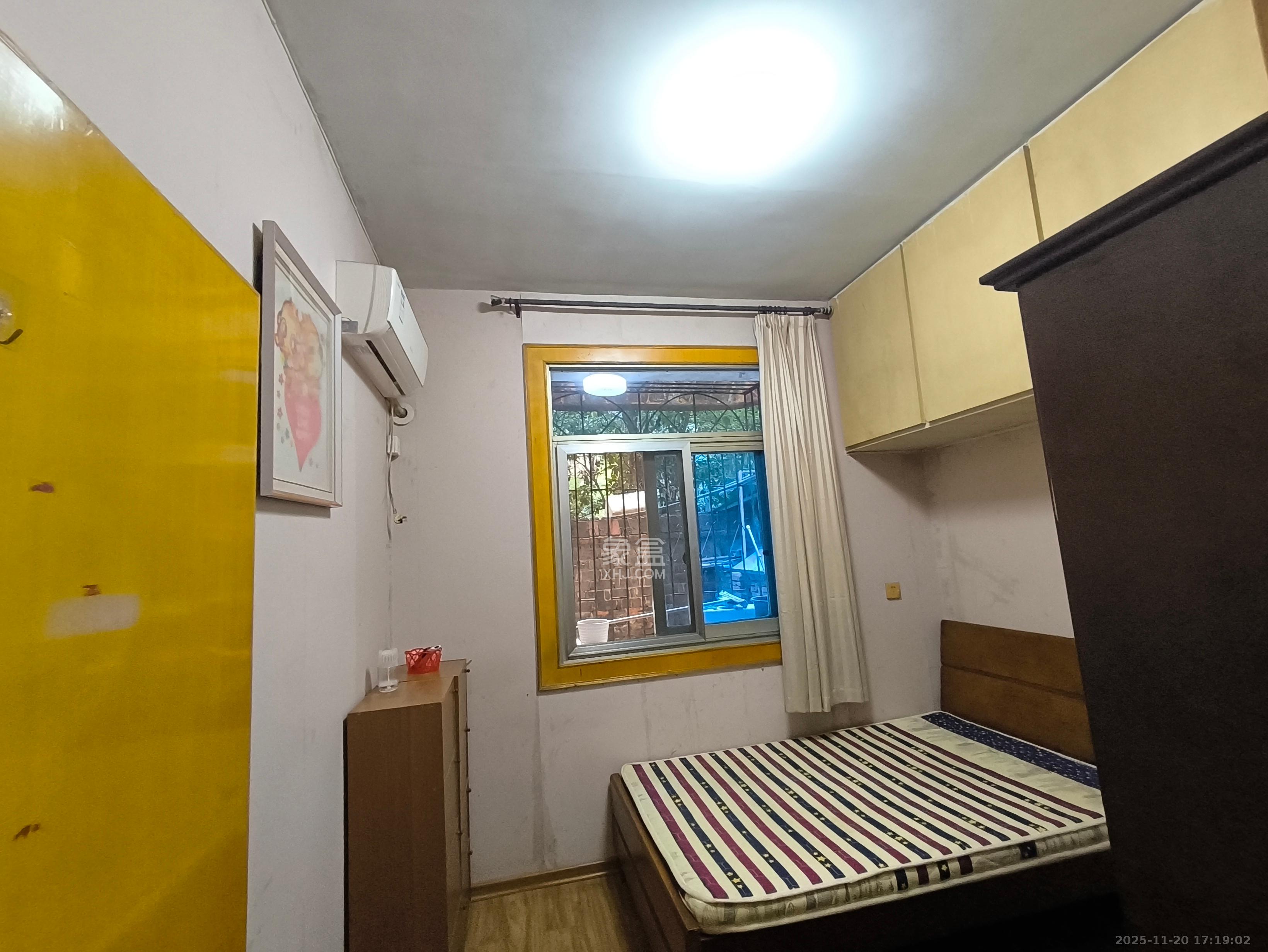 丝茅冲邮电四巷  2室1厅1卫    1200.0元/月室内图