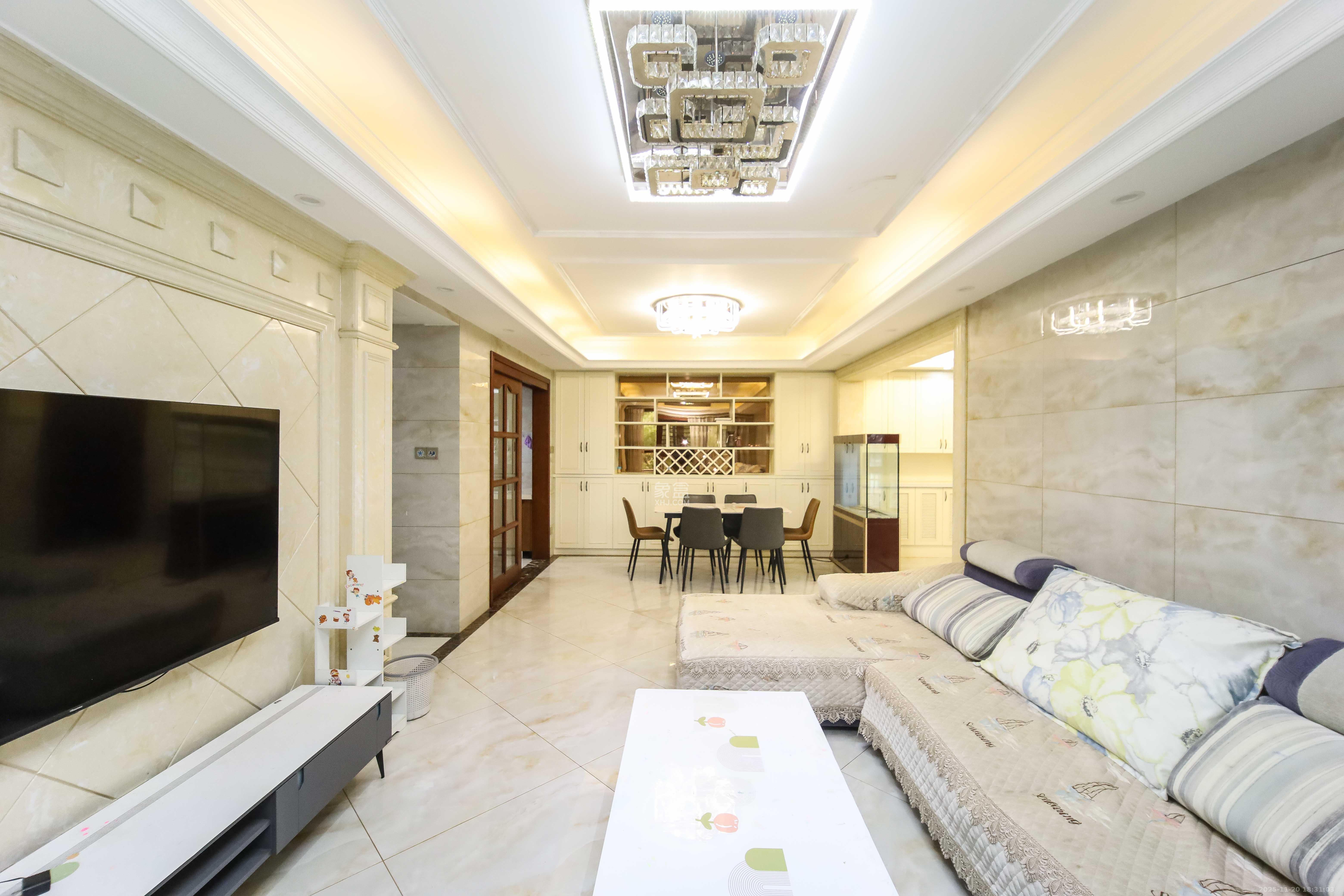 鸿基橄榄君庭 3室2厅2卫 130.0万 鸿基橄榄君庭 3室2厅2卫 130.0万客厅