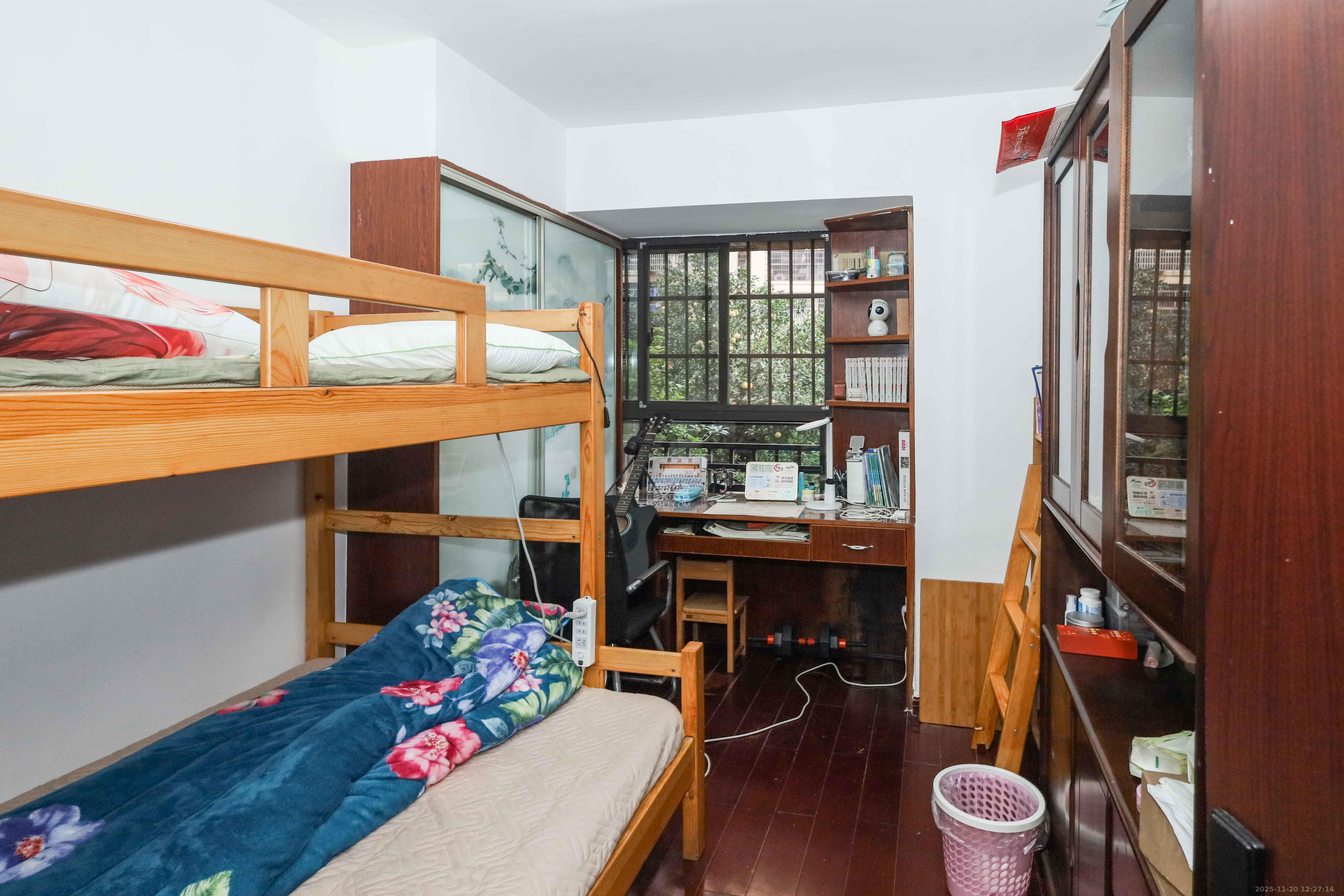 保利麓谷林语E区  3室2厅1卫    65.0万卧室