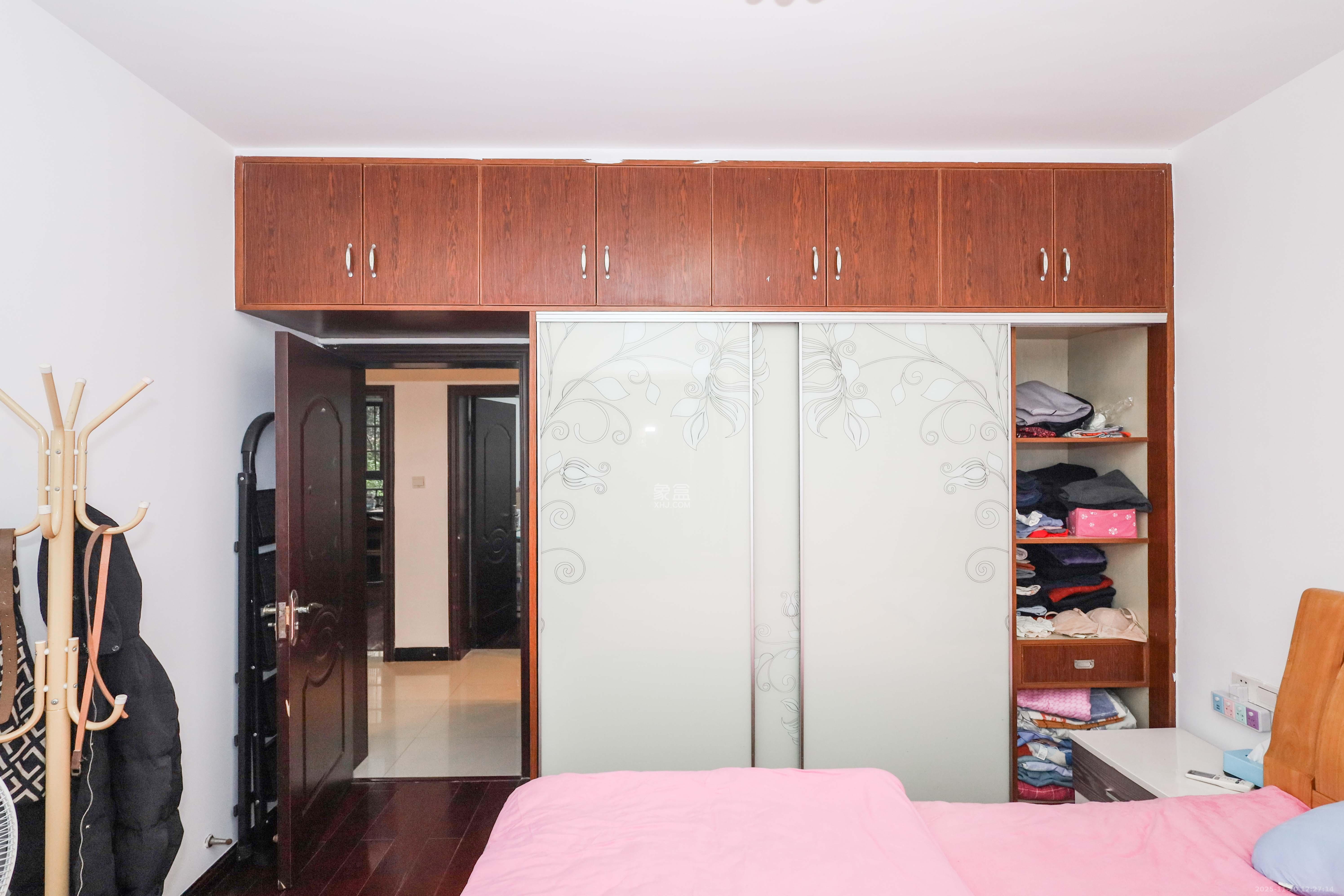 保利麓谷林语E区 3室2厅1卫 65.0万 保利麓谷林语E区 3室2厅1卫 65.0万卧室