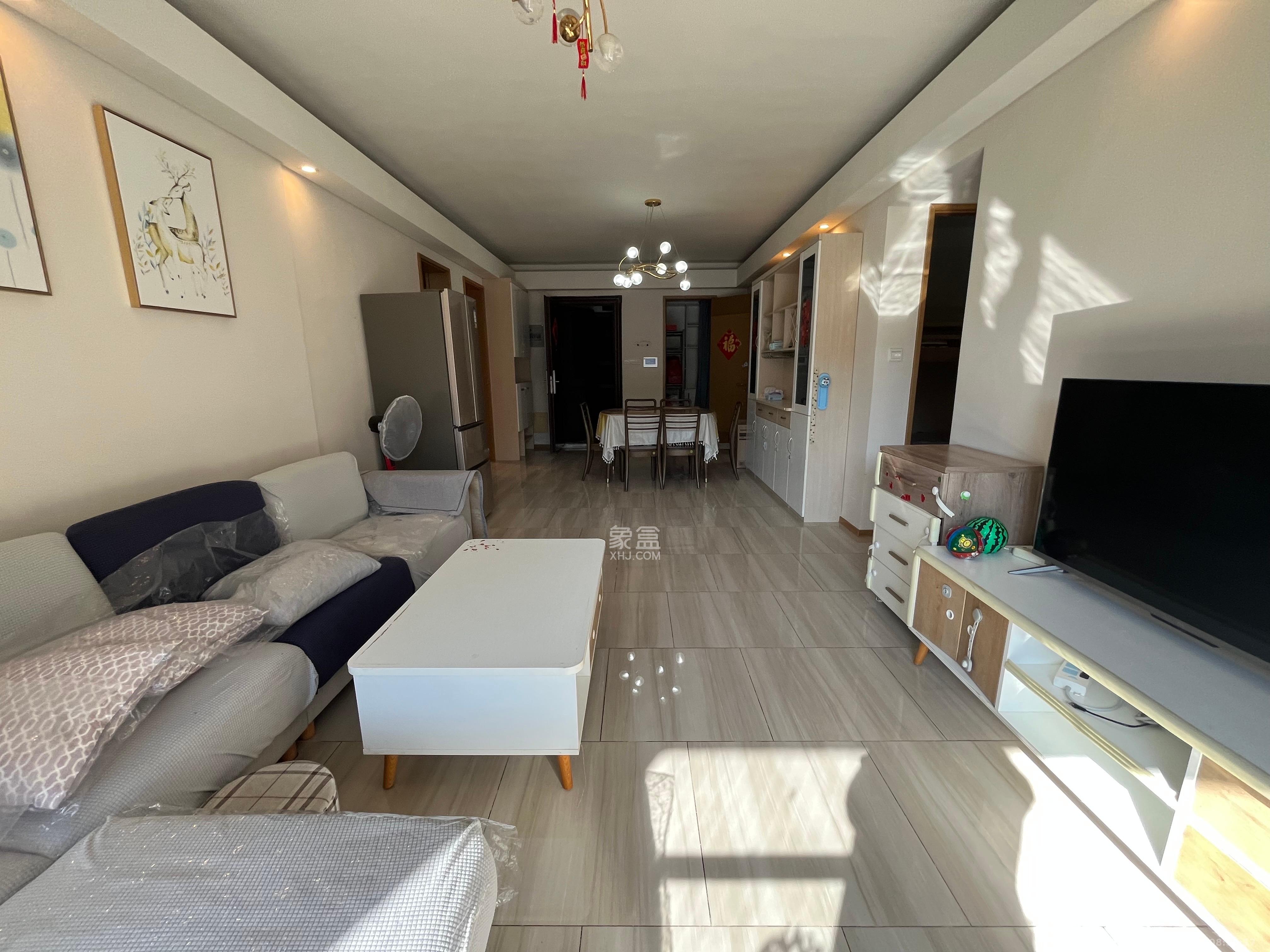 阳光100一期、四五期 3室2厅2卫 3300.0元/月 阳光100一期、四五期 3室2厅2卫 3300.0元/月室内图