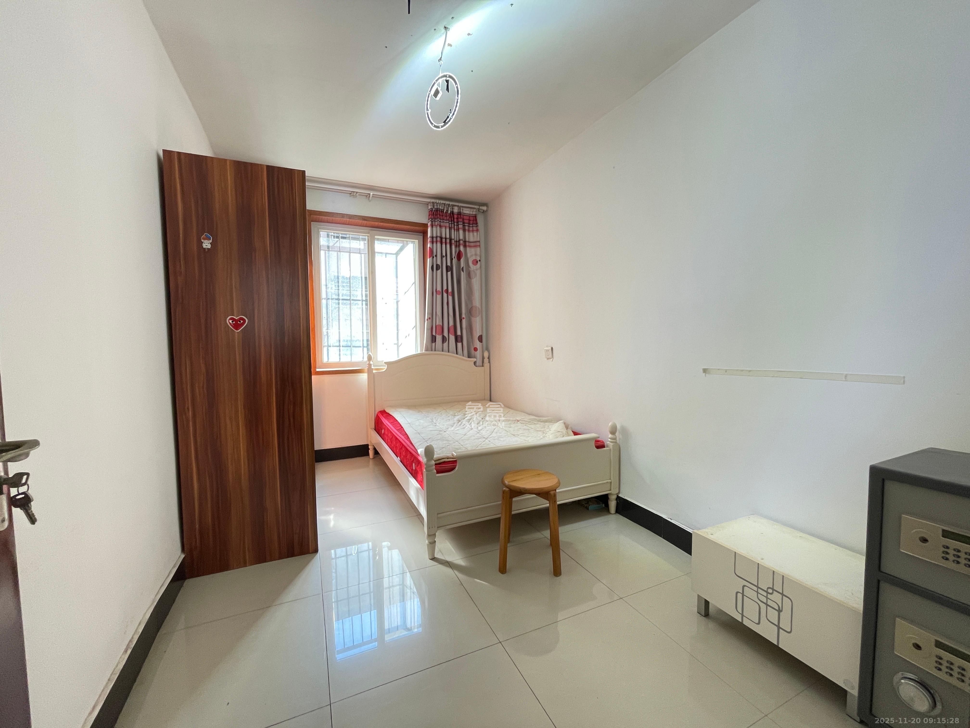 红旗区四片 3室1厅1卫 1680.0元/月 红旗区四片 3室1厅1卫 1680.0元/月室内图