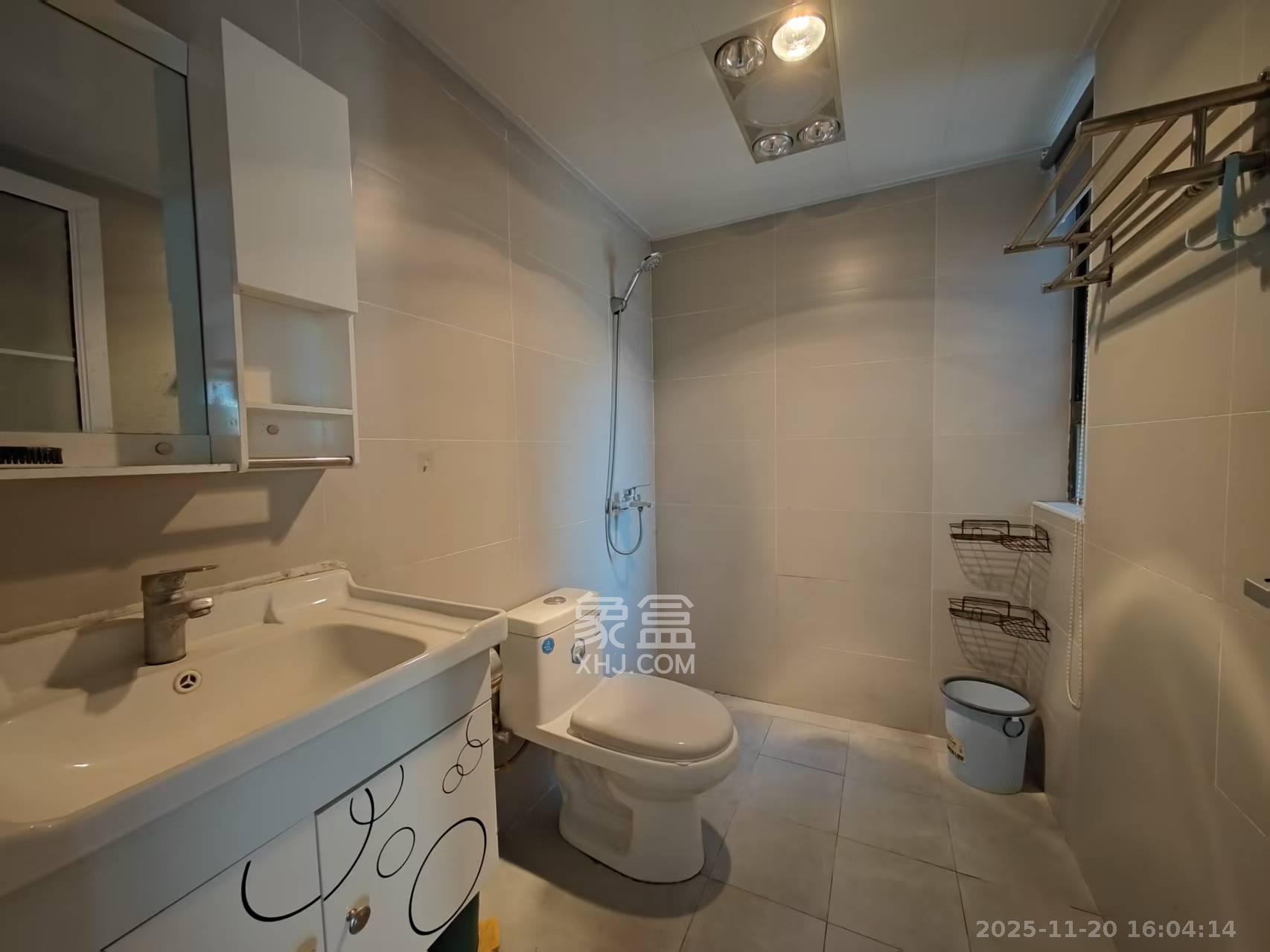 中粮鸿云 3室2厅2卫 1600.0元/月 中粮鸿云 3室2厅2卫 1600.0元/月室内图