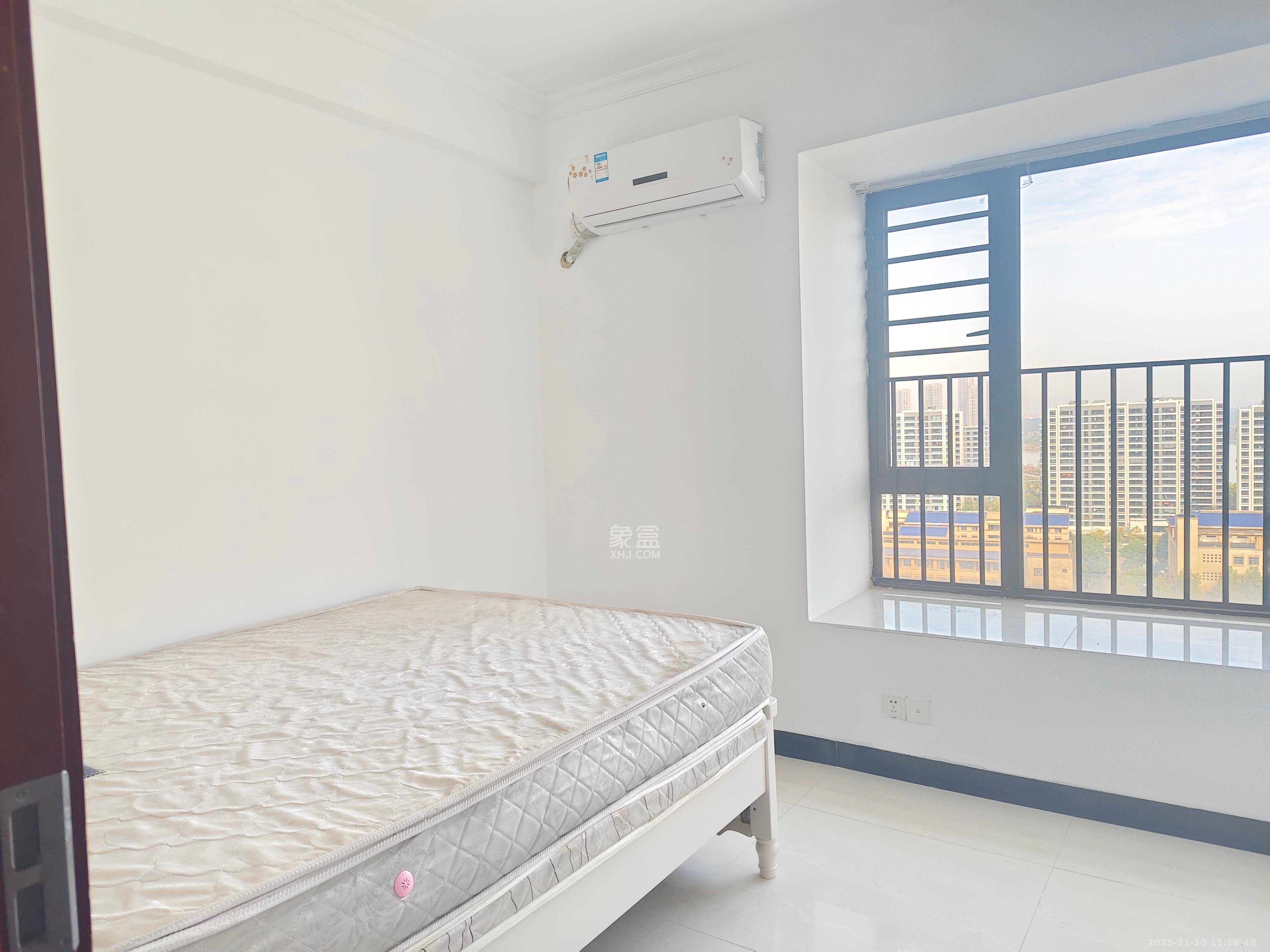 华润凤凰城三期 3室2厅2卫 2000.0元/月 华润凤凰城三期 3室2厅2卫 2000.0元/月室内图