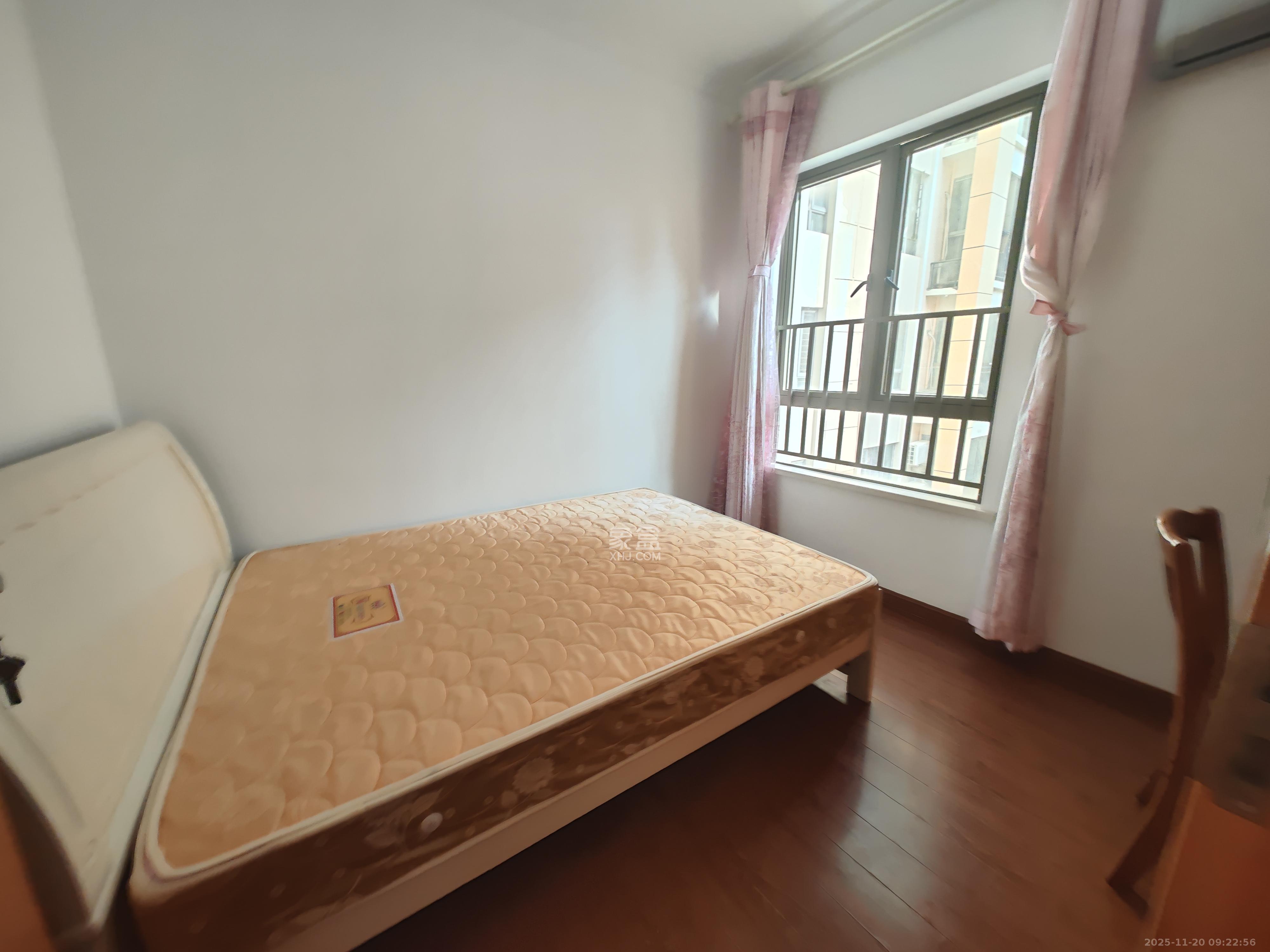 米兰春天  3室2厅1卫    1800.0元/月室内图