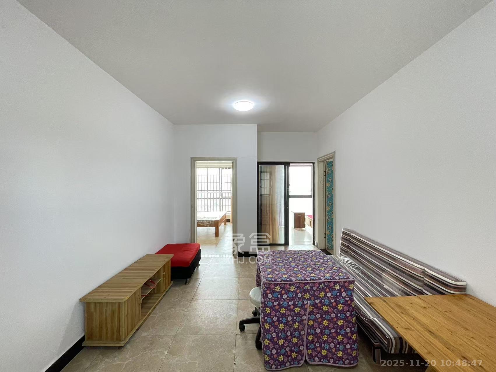 红公馆(前程丽景大厦) 4室1厅1卫 2000.0元/月 红公馆(前程丽景大厦) 4室1厅1卫 2000.0元/月室内图