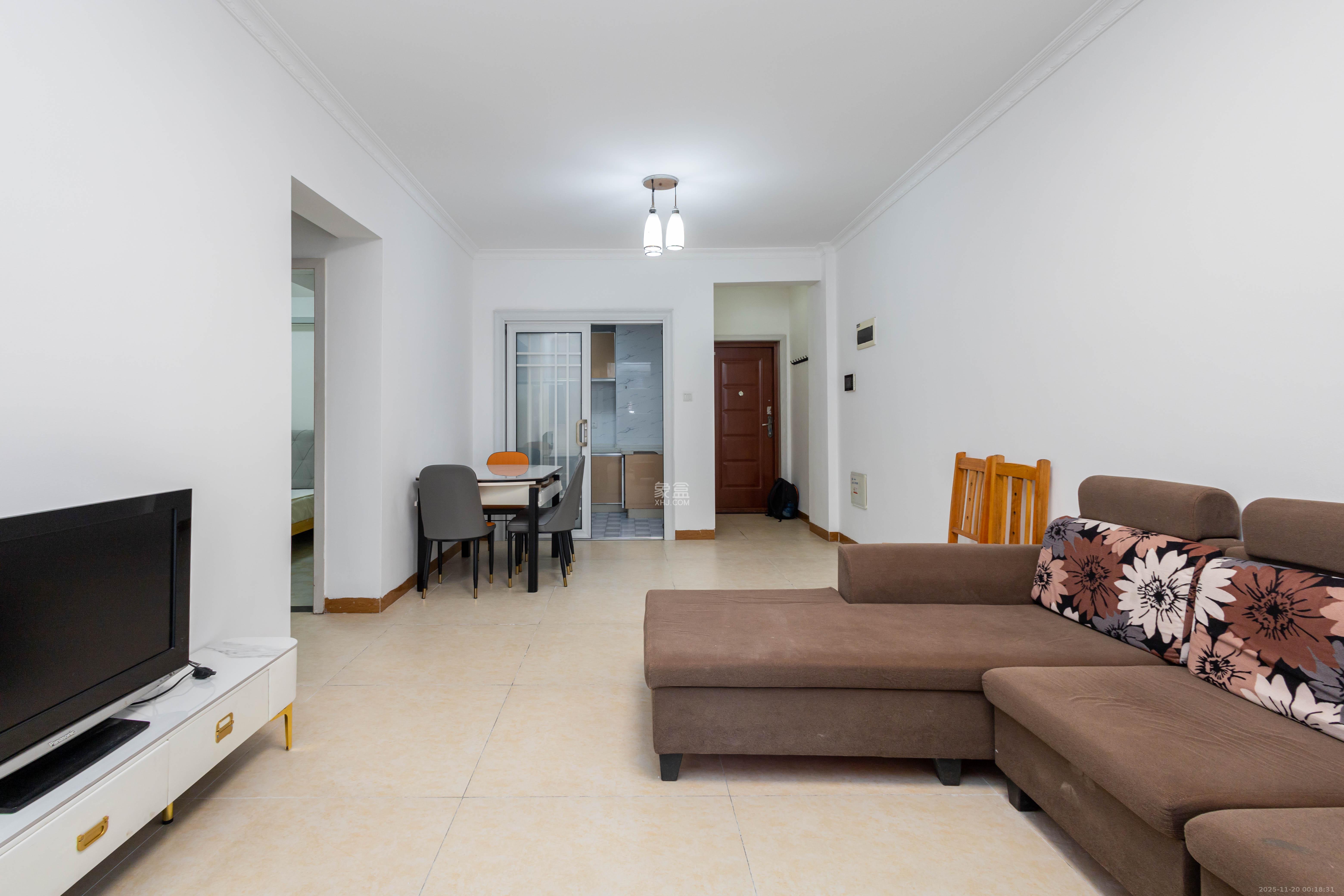 佳美紫郡  2室2厅1卫    42.8万客厅