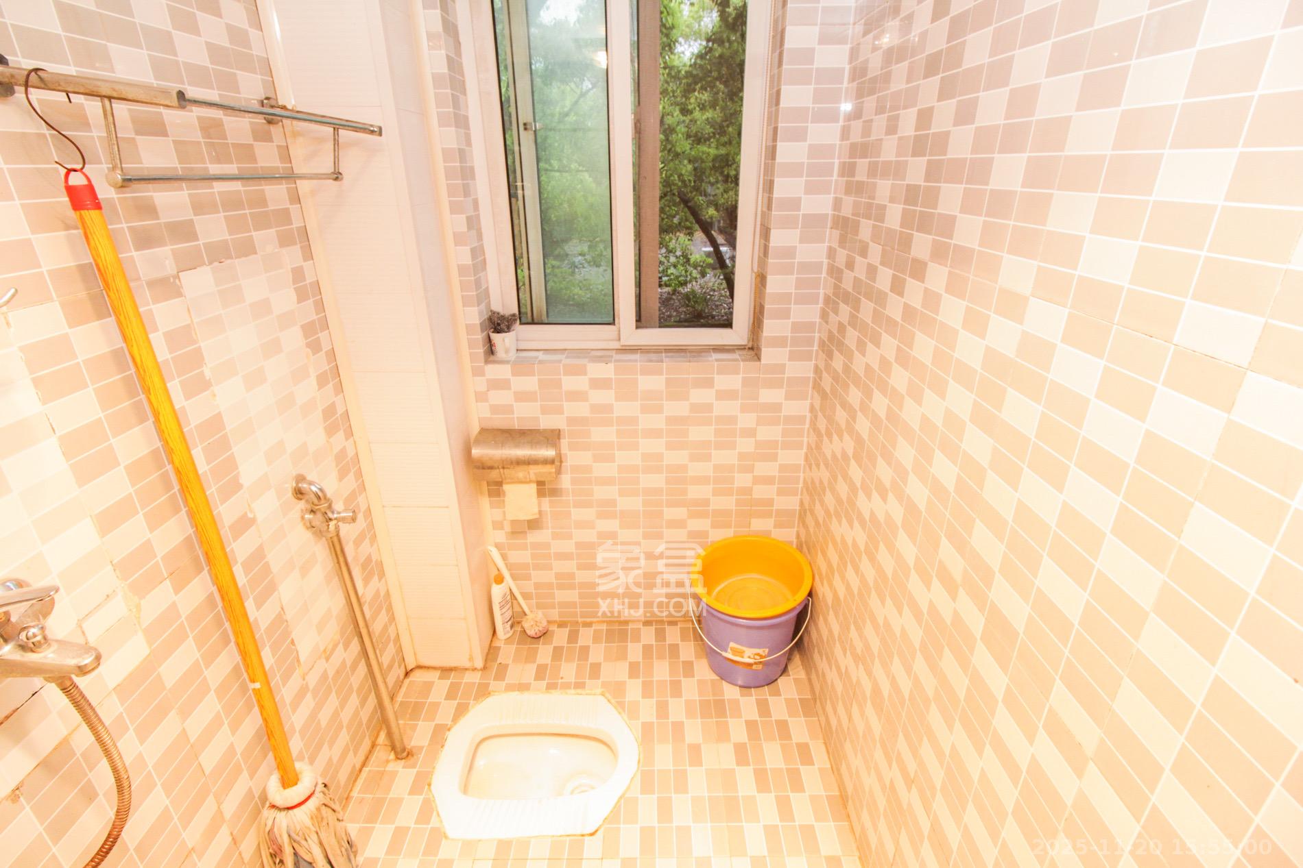 轻工设计院  4室2厅2卫    2700.0元/月室内图