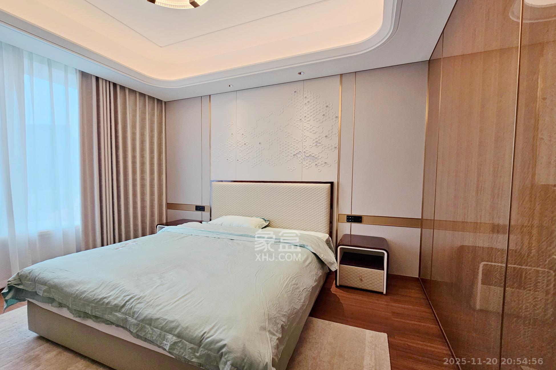 运达滨河广场  5室2厅5卫    1098.0万卧室