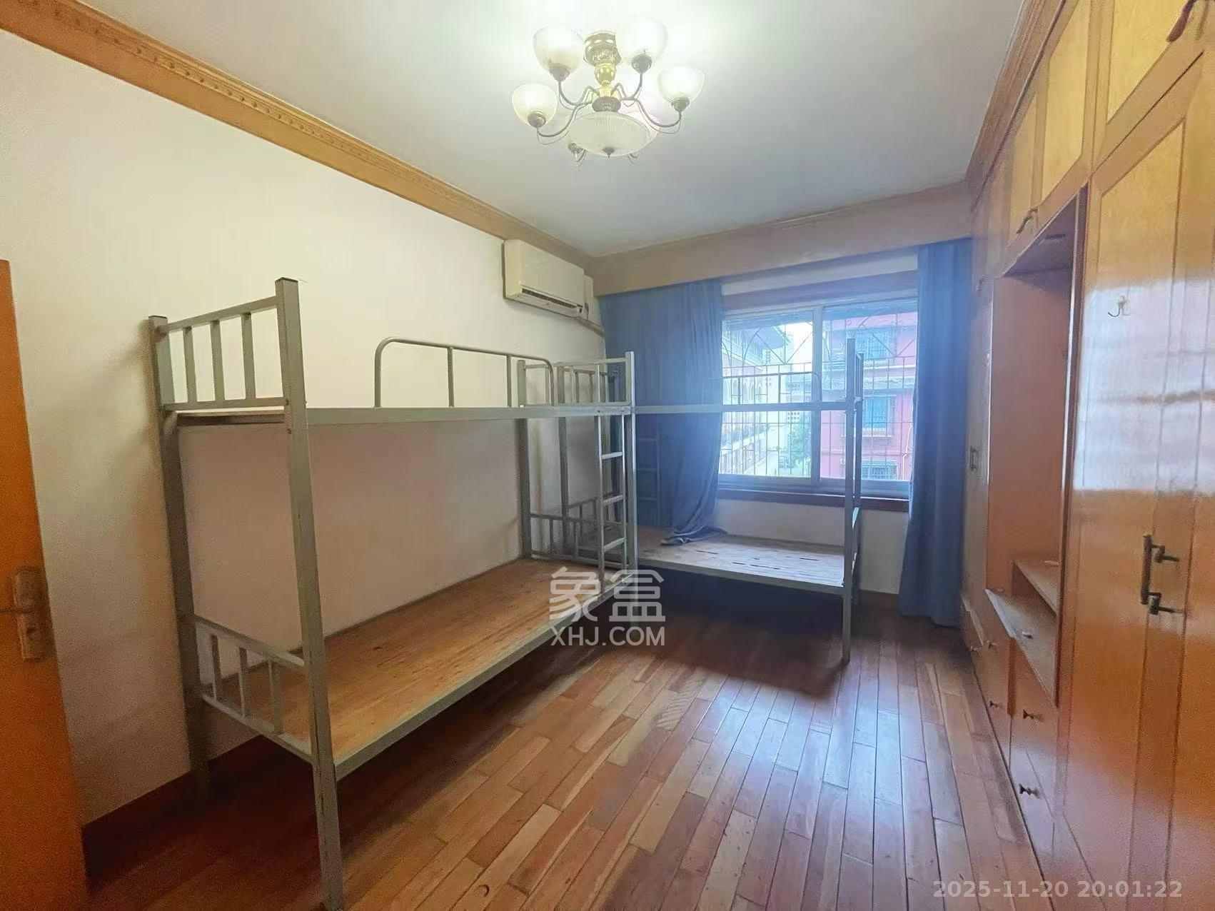 省军区宿舍 3室2厅2卫 2600.0元/月 省军区宿舍 3室2厅2卫 2600.0元/月室内图