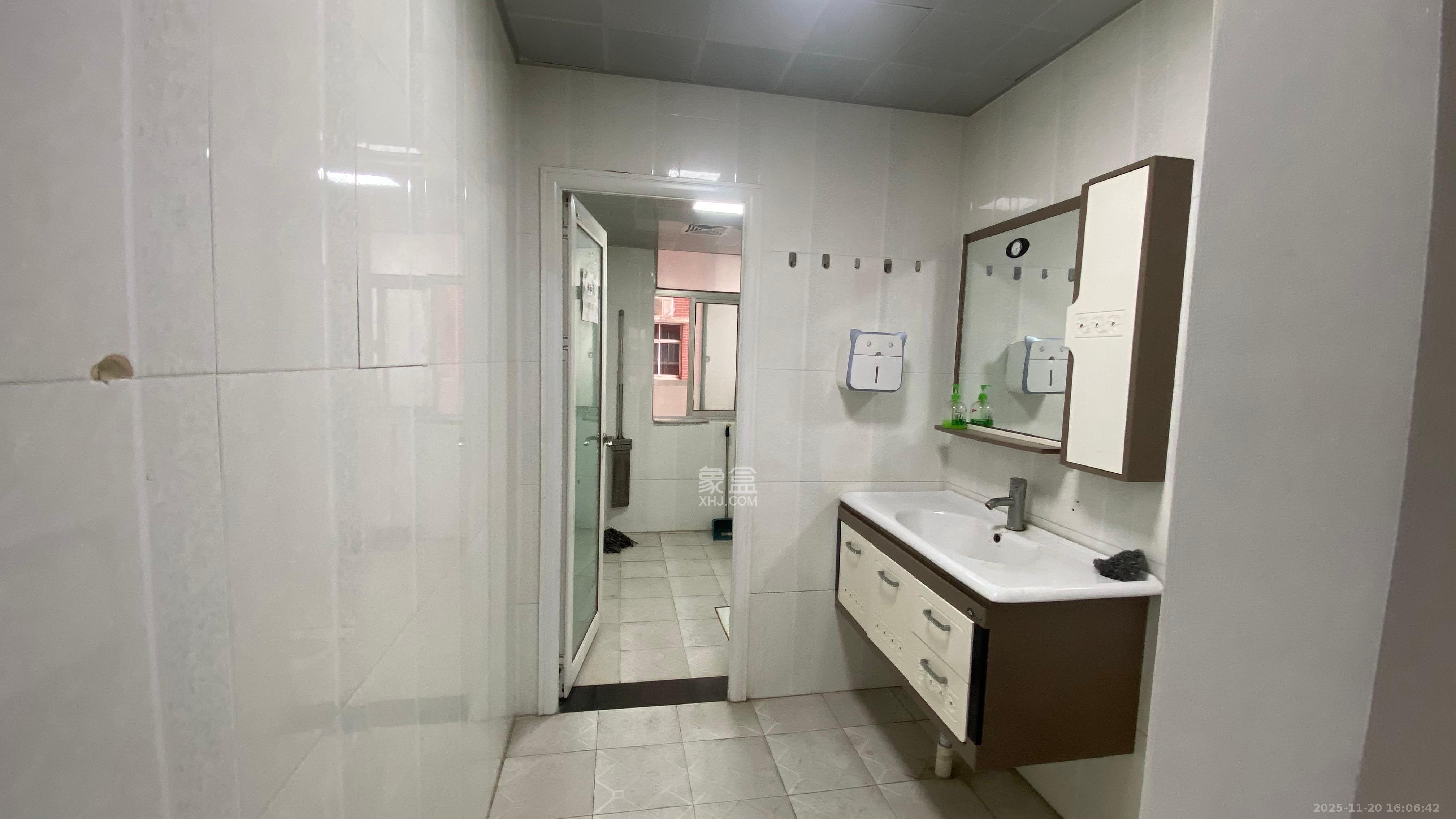 至雅大厦  4室2厅2卫    4500.0元/月室内图