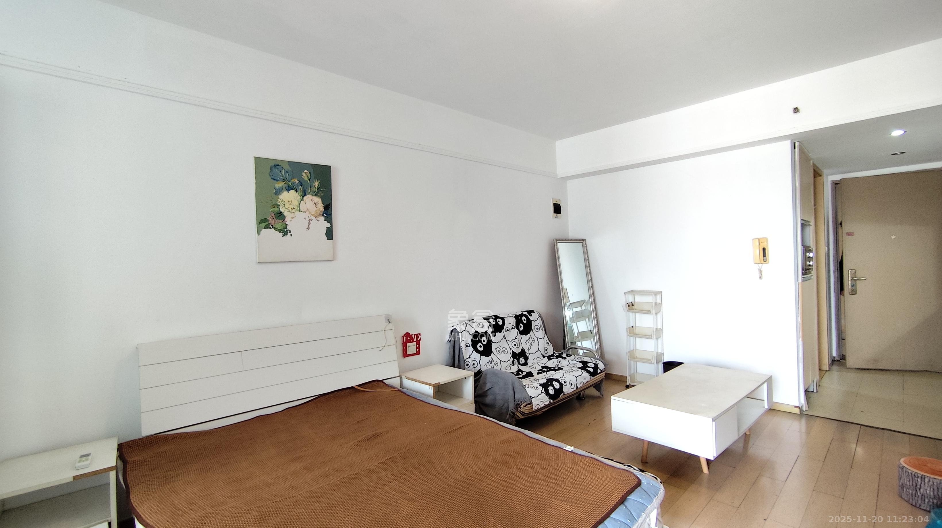 万科金色家园  1室1厅1卫    1300.0元/月