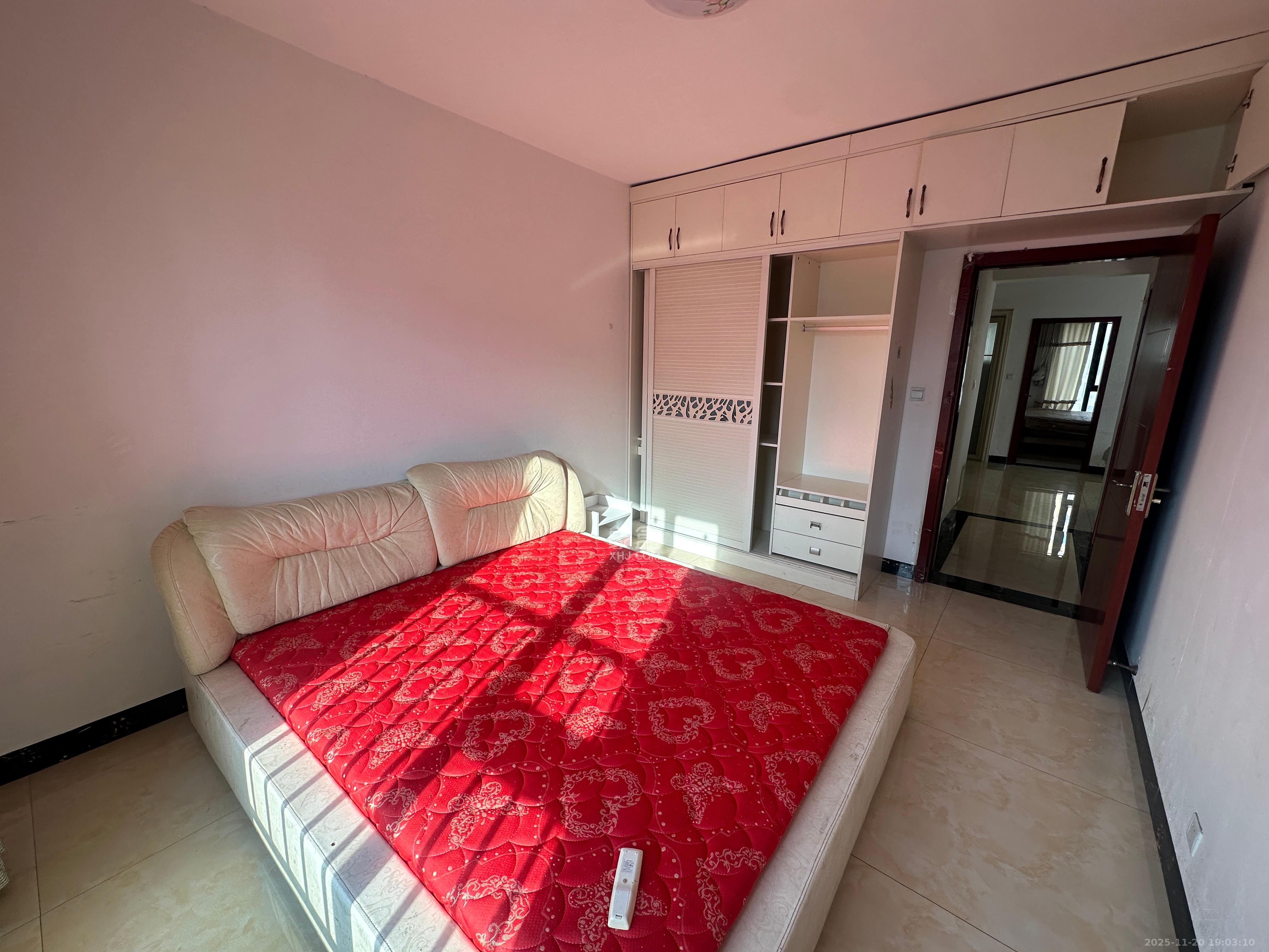 兴旺正佳广场(金石雅苑) 3室1厅1卫 2500.0元/月 兴旺正佳广场(金石雅苑) 3室1厅1卫 2500.0元/月室内图