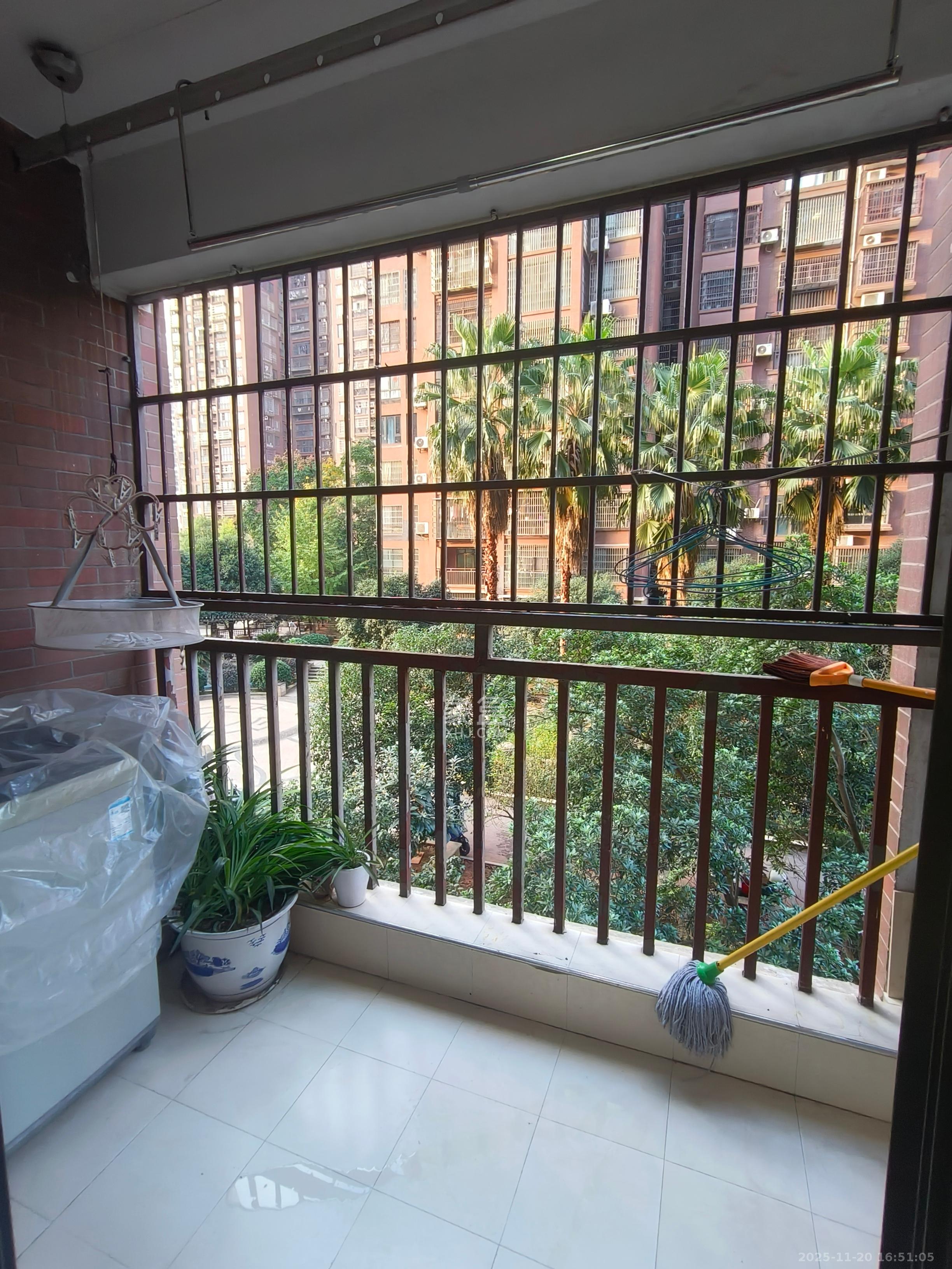 方略潇邦  3室2厅2卫    2000.0元/月室内图