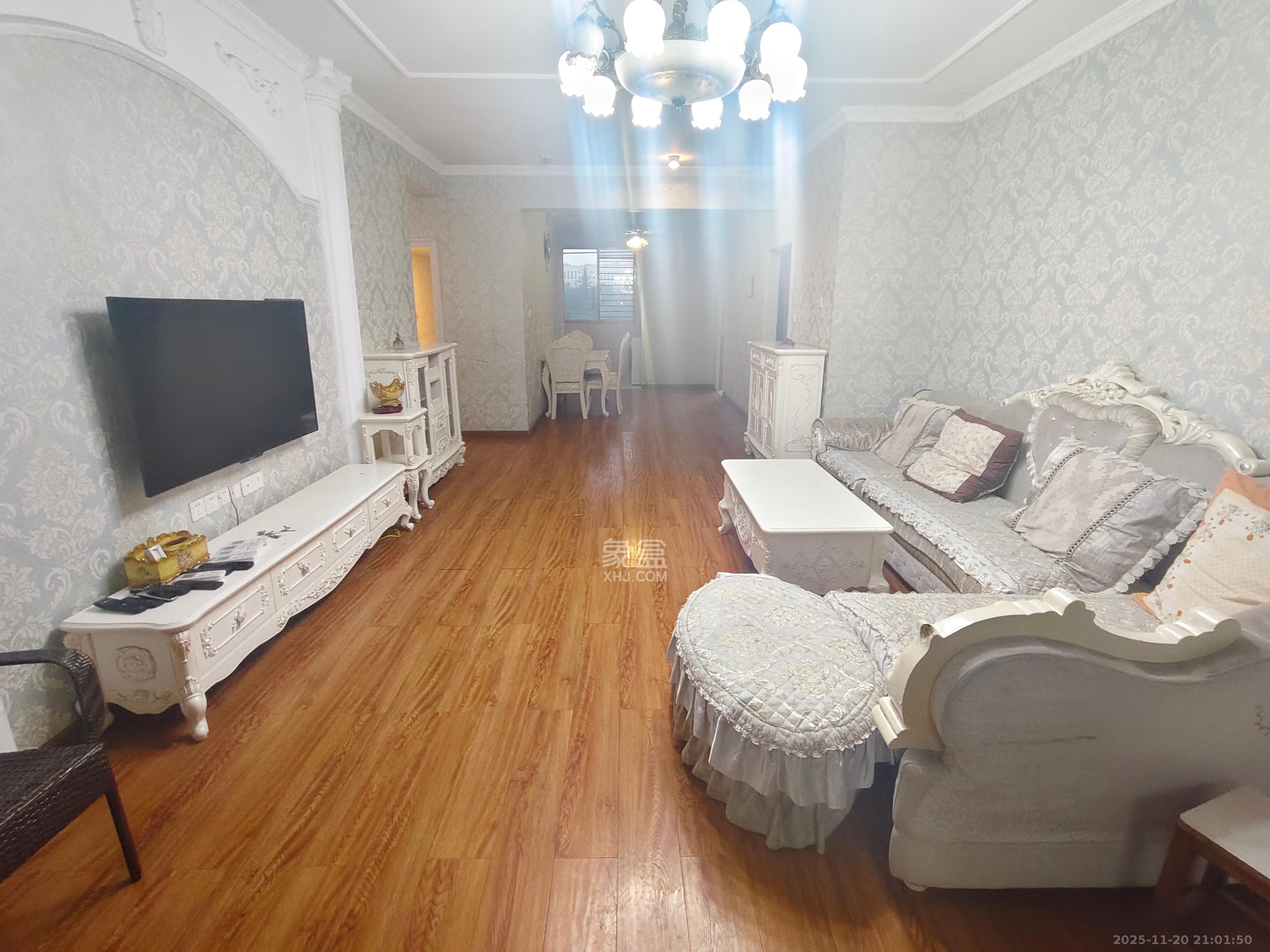 西岸润泽府 4室2厅2卫 4200.0元/月 西岸润泽府 4室2厅2卫 4200.0元/月室内图