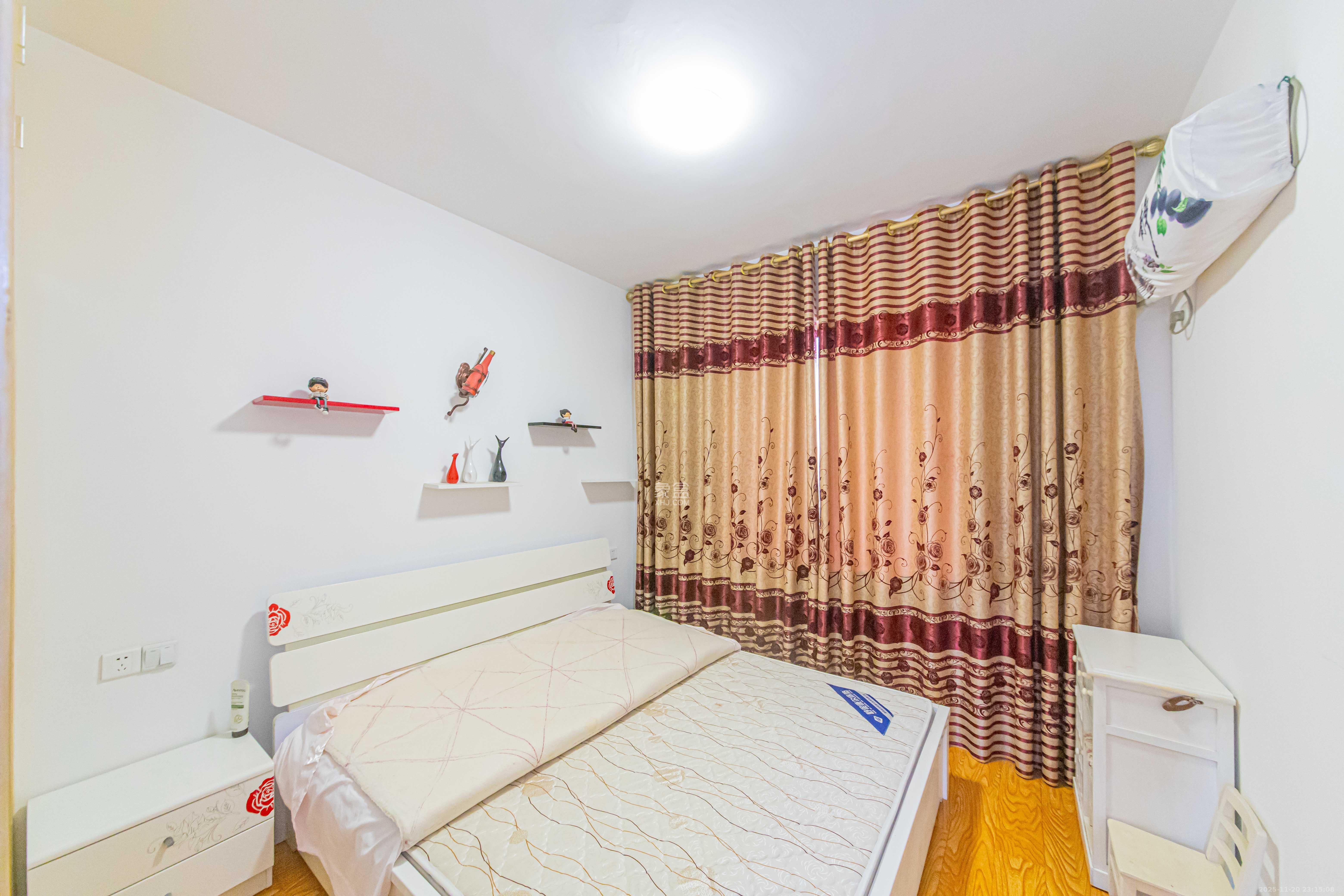 中石化西南石油局单位房（中南石油局四普基地花园小区）  2室1厅1卫    24.0万卧室