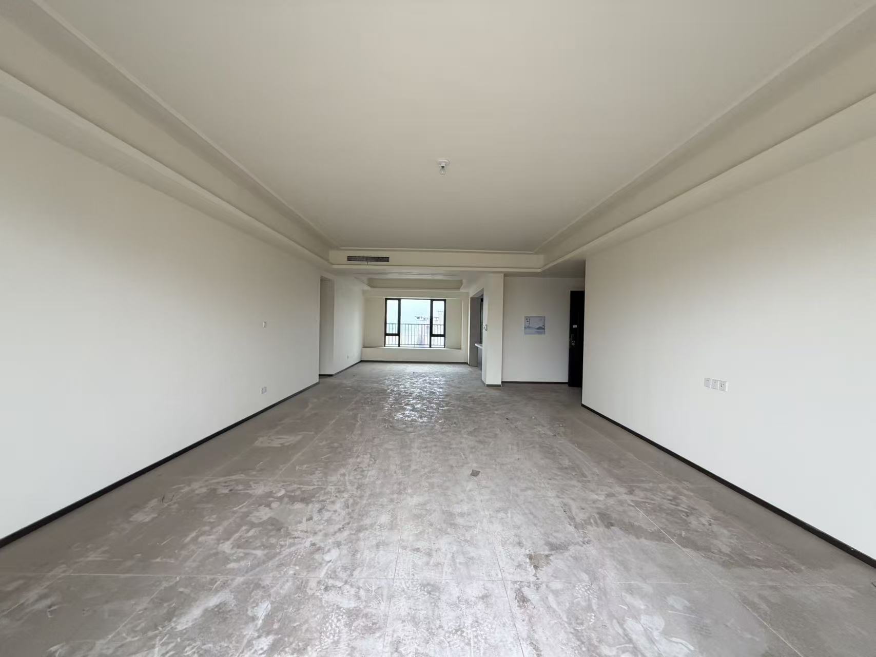 华耀碧桂园十里江湾誉峯  5室2厅3卫    5000.0元/月室内图