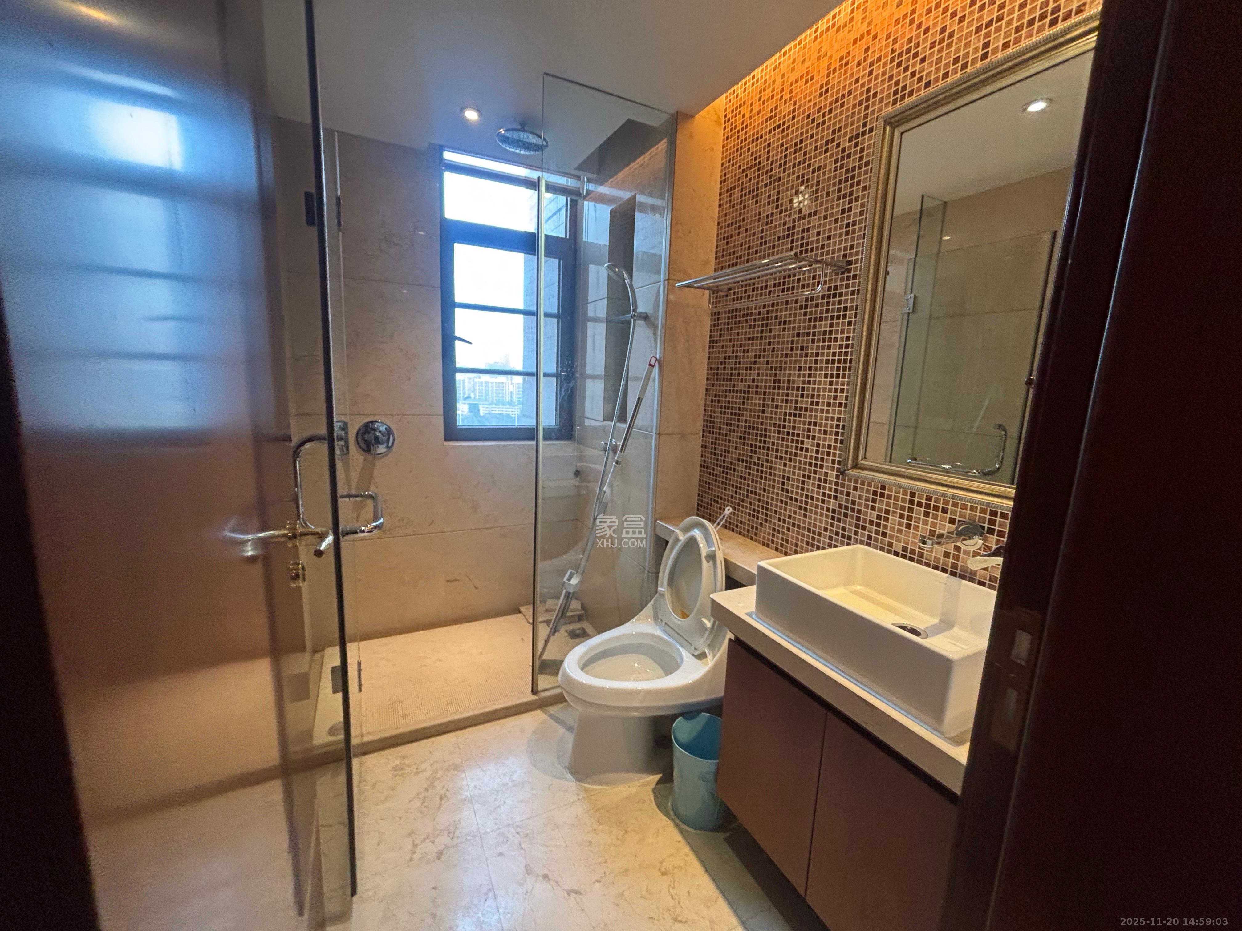 运达中央广场一、二期 3室2厅2卫 9500.0元/月 运达中央广场一、二期 3室2厅2卫 9500.0元/月室内图