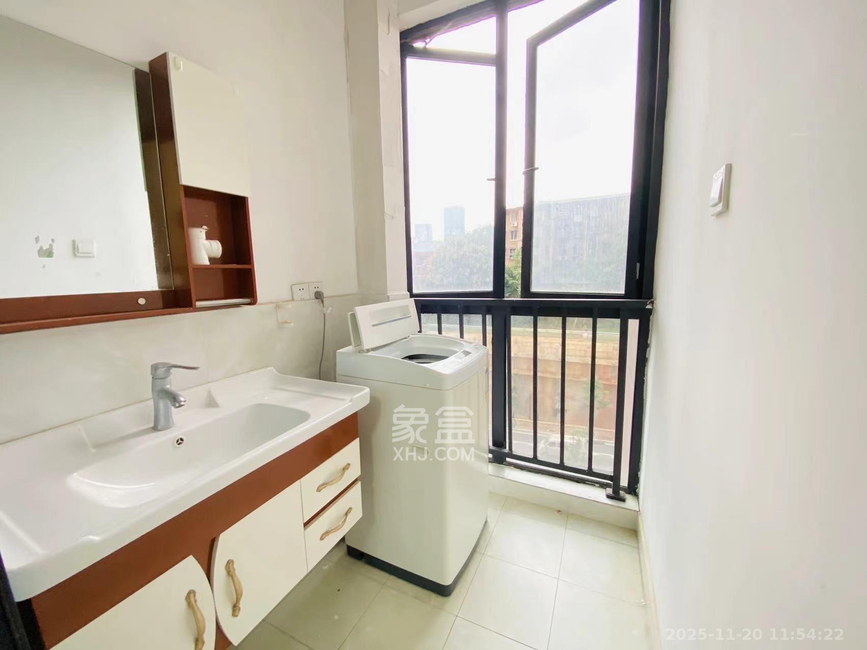 荣悦台 1室1厅1卫 2000.0元/月 荣悦台 1室1厅1卫 2000.0元/月室内图