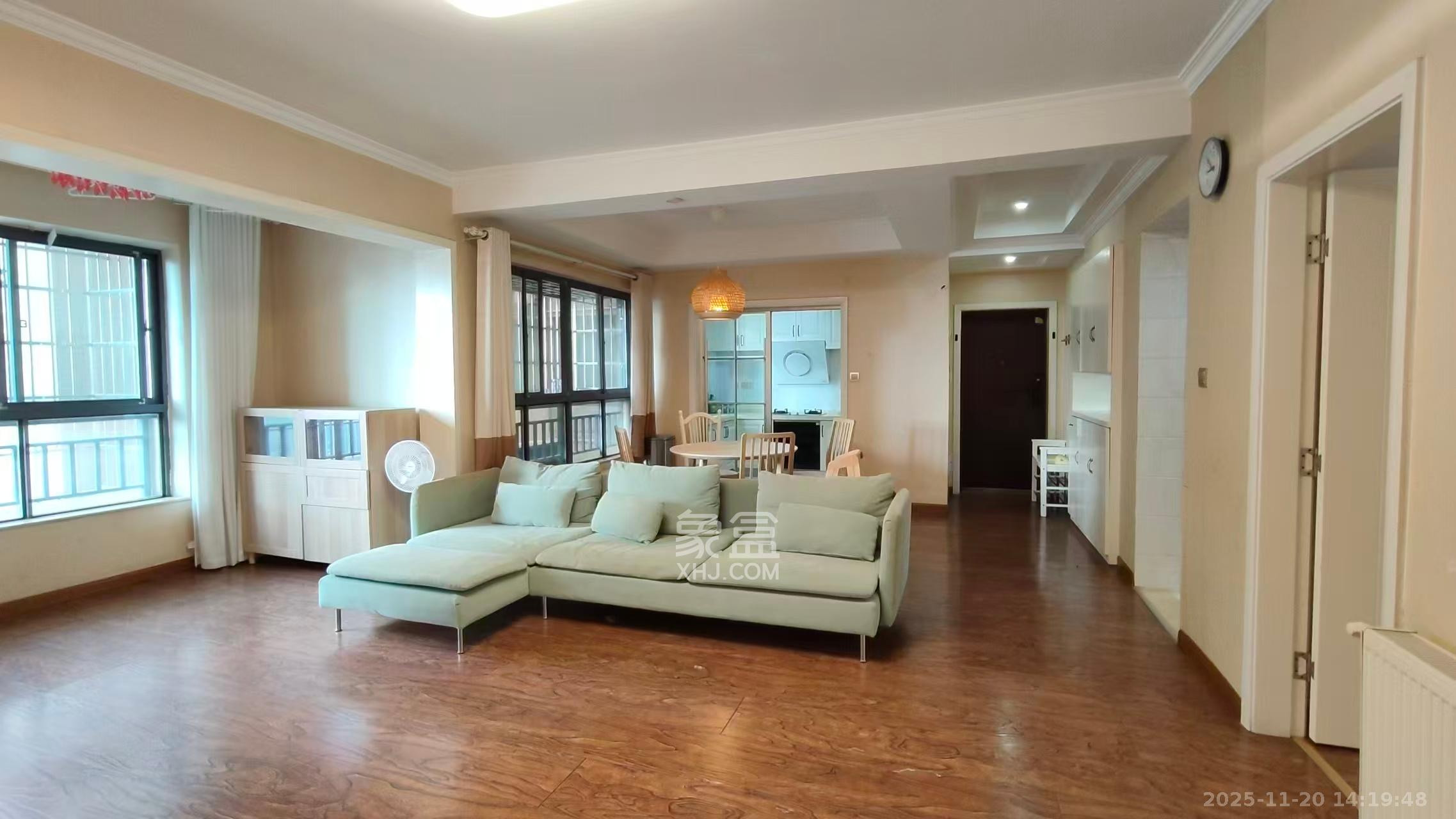 香樟兰亭（朗峰苑）  4室2厅2卫    3000.0元/月