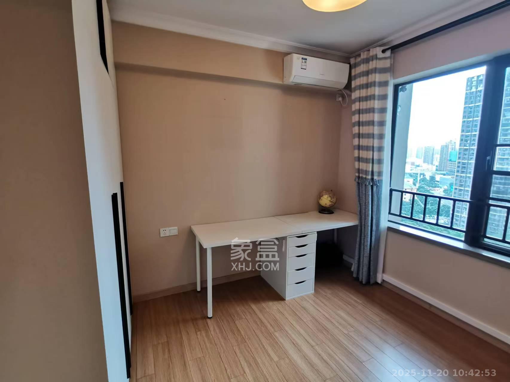 万科金域蓝湾  3室2厅2卫    3300.0元/月室内图