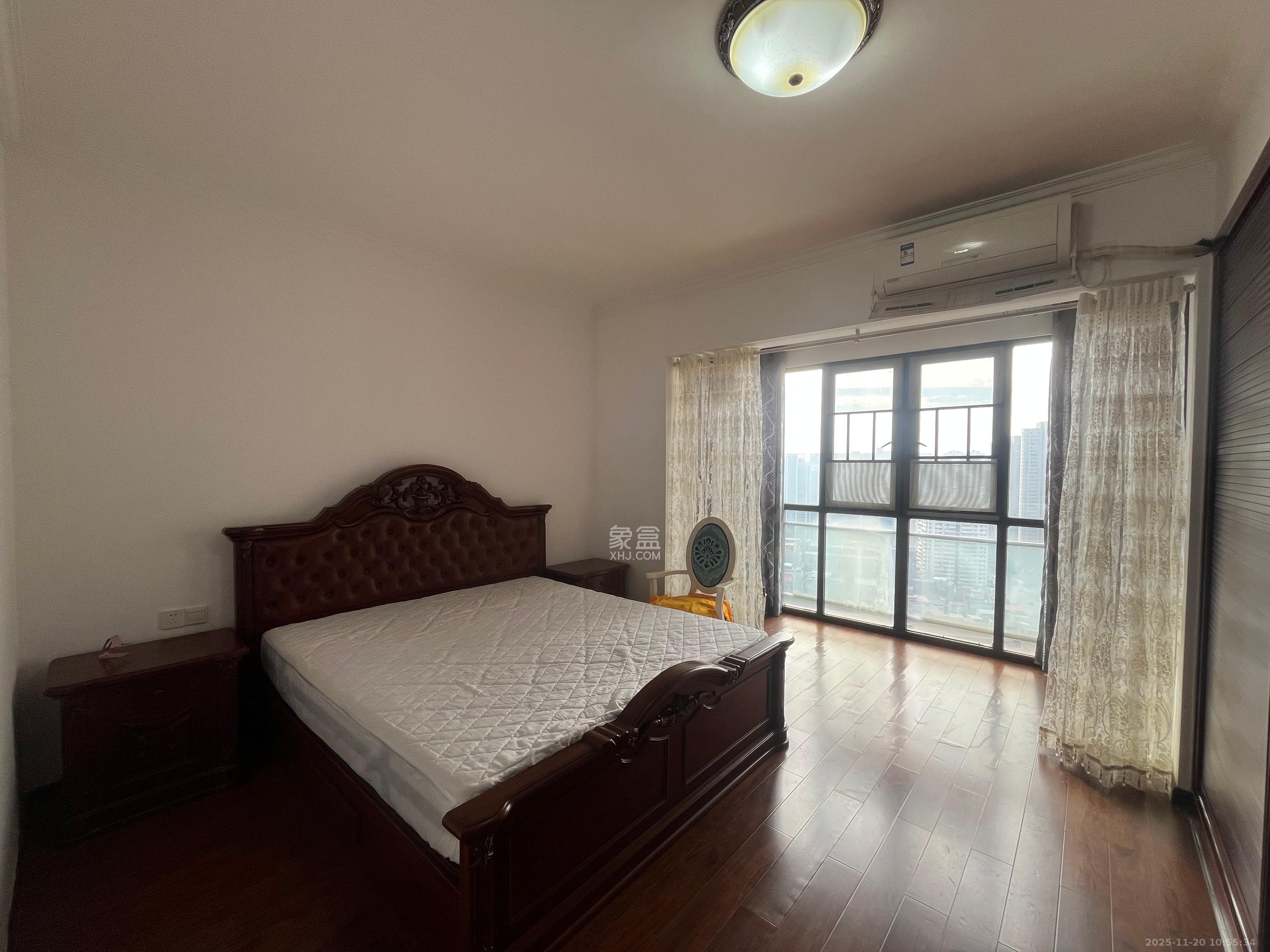 星城书香苑(星城书院) 3室2厅2卫 3800.0元/月 星城书香苑(星城书院) 3室2厅2卫 3800.0元/月室内图