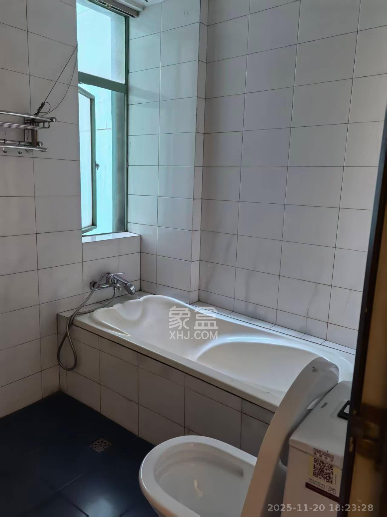 锦绣华天  3室2厅2卫    3500.0元/月室内图