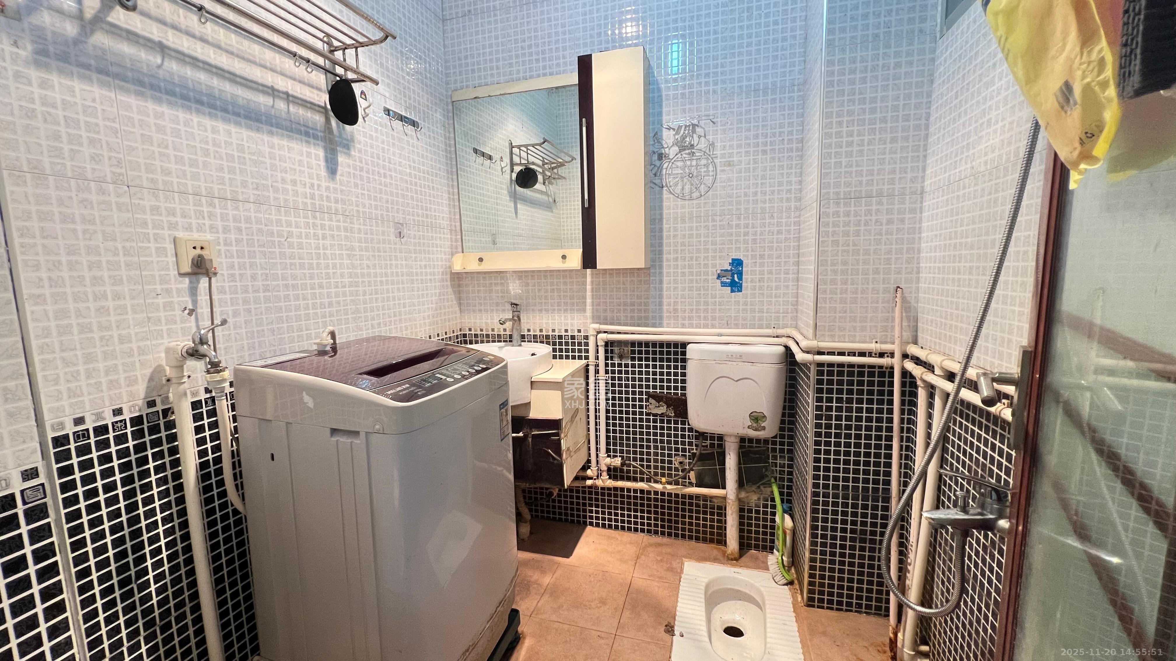 中南汽车世界 2室2厅1卫 1000.0元/月 中南汽车世界 2室2厅1卫 1000.0元/月室内图